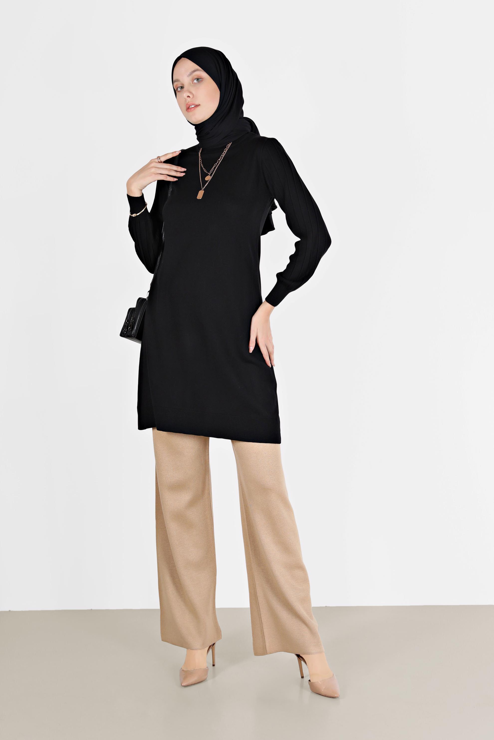 Tesettür giyim SİYAH KOLLARI KENDİNDEN DESENLİ TRİKO TUNİK 42036 