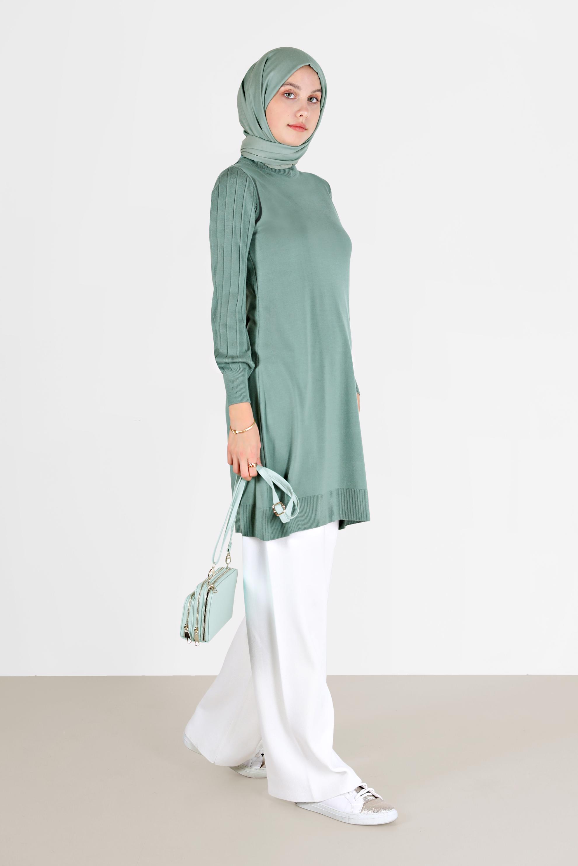 Tesettür giyim YEŞİL KOLLARI KENDİNDEN DESENLİ TRİKO TUNİK 42036 