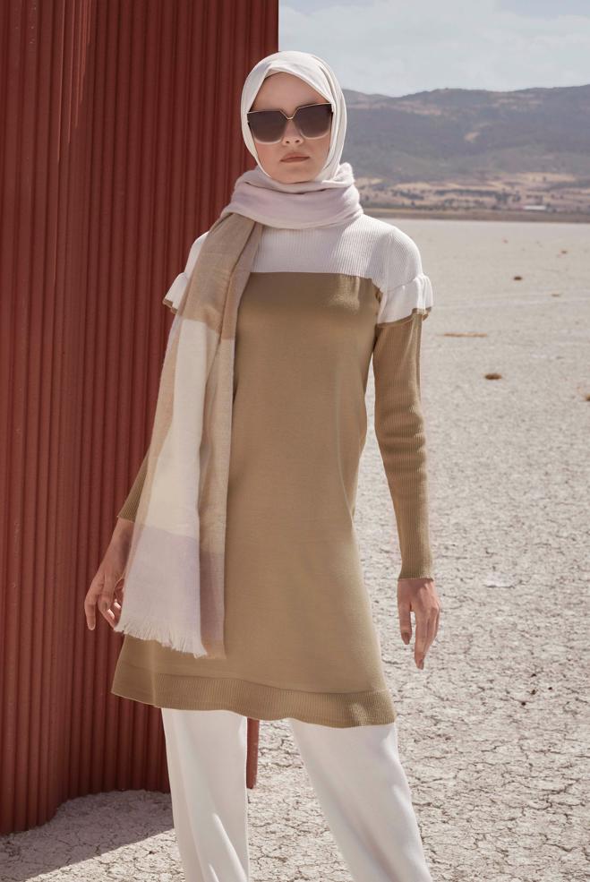 Tesettür giyim  İKİ RENKLİ OMUZLARI FIRFIRLI TRİKO TUNİK 42040  - ALVİNA