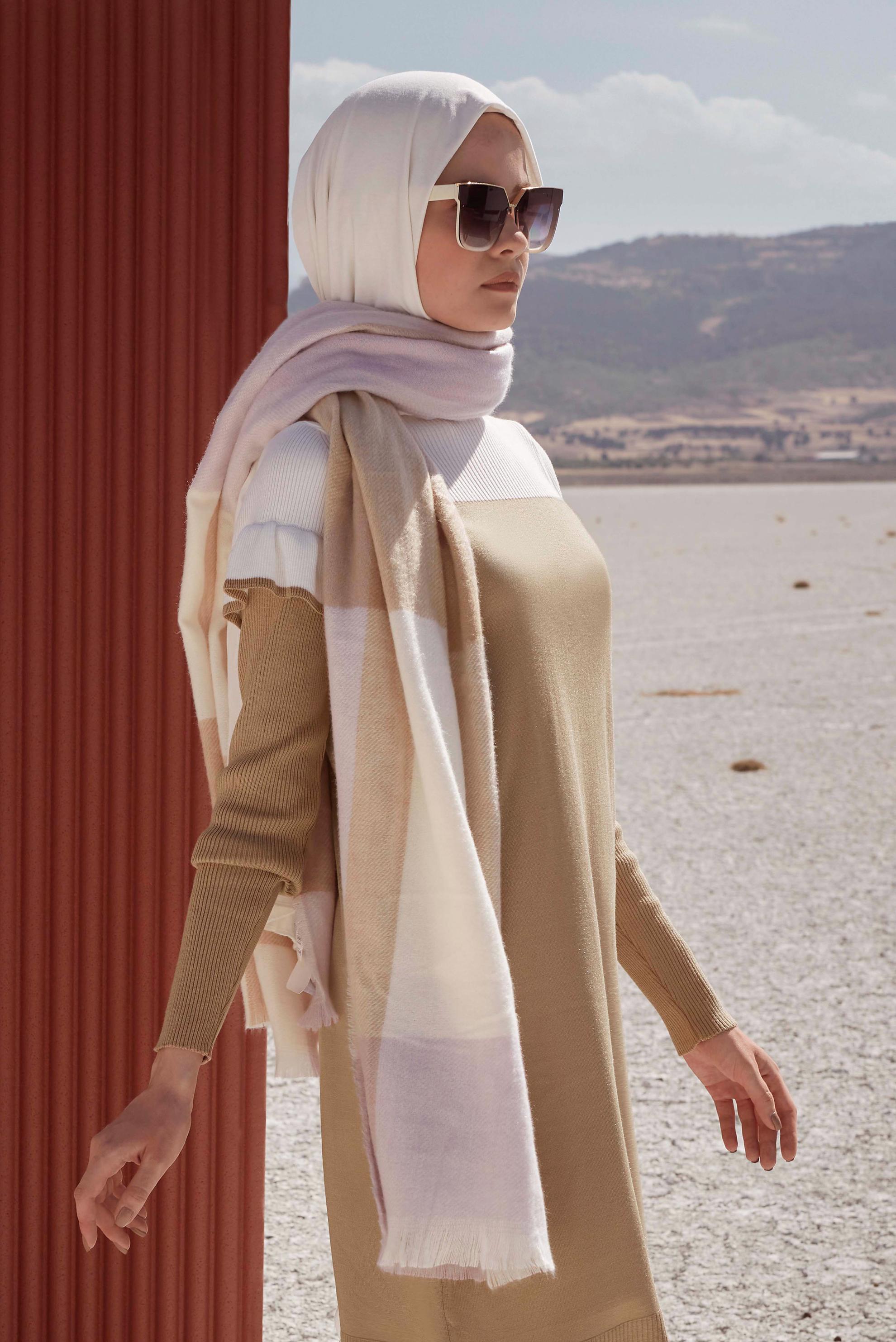 Tesettür giyim KAHVE İKİ RENKLİ OMUZLARI FIRFIRLI TRİKO TUNİK 42040 