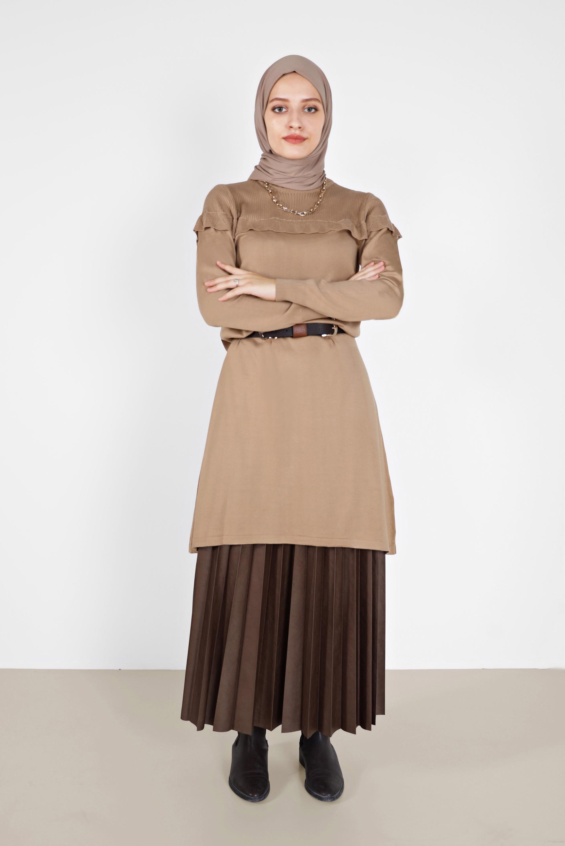 Tesettür giyim KAHVE VOLANLI MANŞETLERİ LASTİKLİ TRİKO TUNİK 42041 