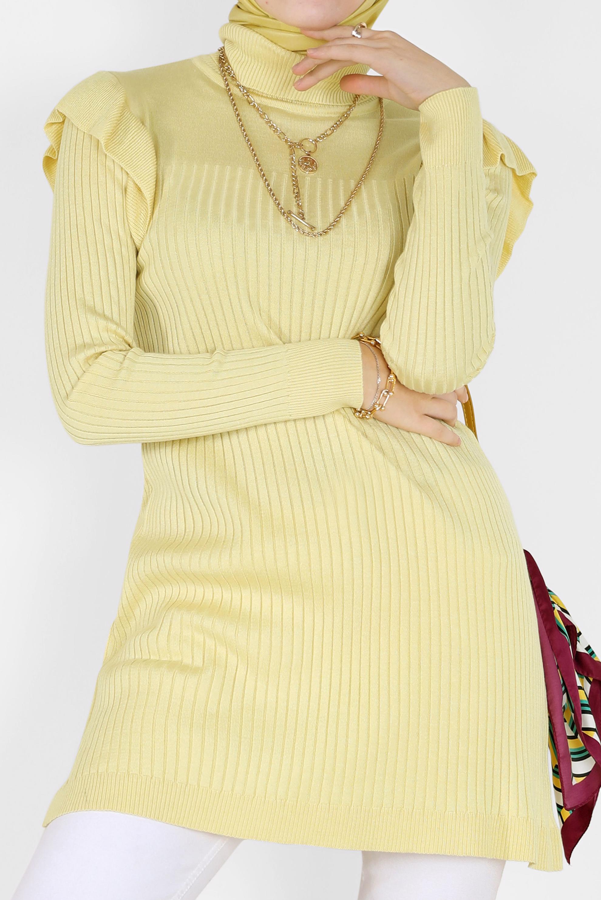 Tesettür giyim SARI KENDİNDEN DESENLİ OMUZLARI FIRFIRLI TRİKO TUNİK 42042 