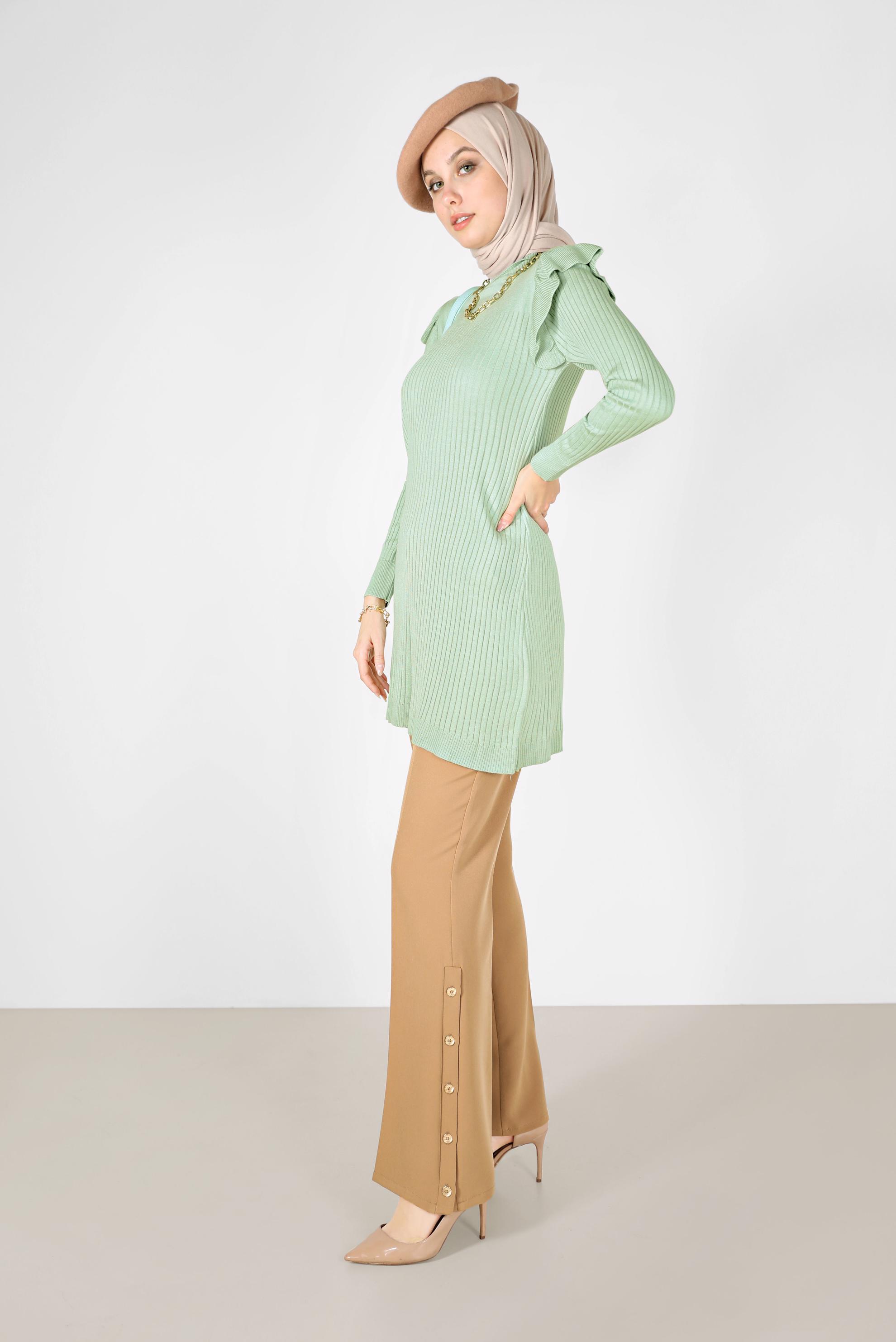 Tesettür giyim YEŞİL KENDİNDEN DESENLİ OMUZLARI FIRFIRLI TRİKO TUNİK 42042 