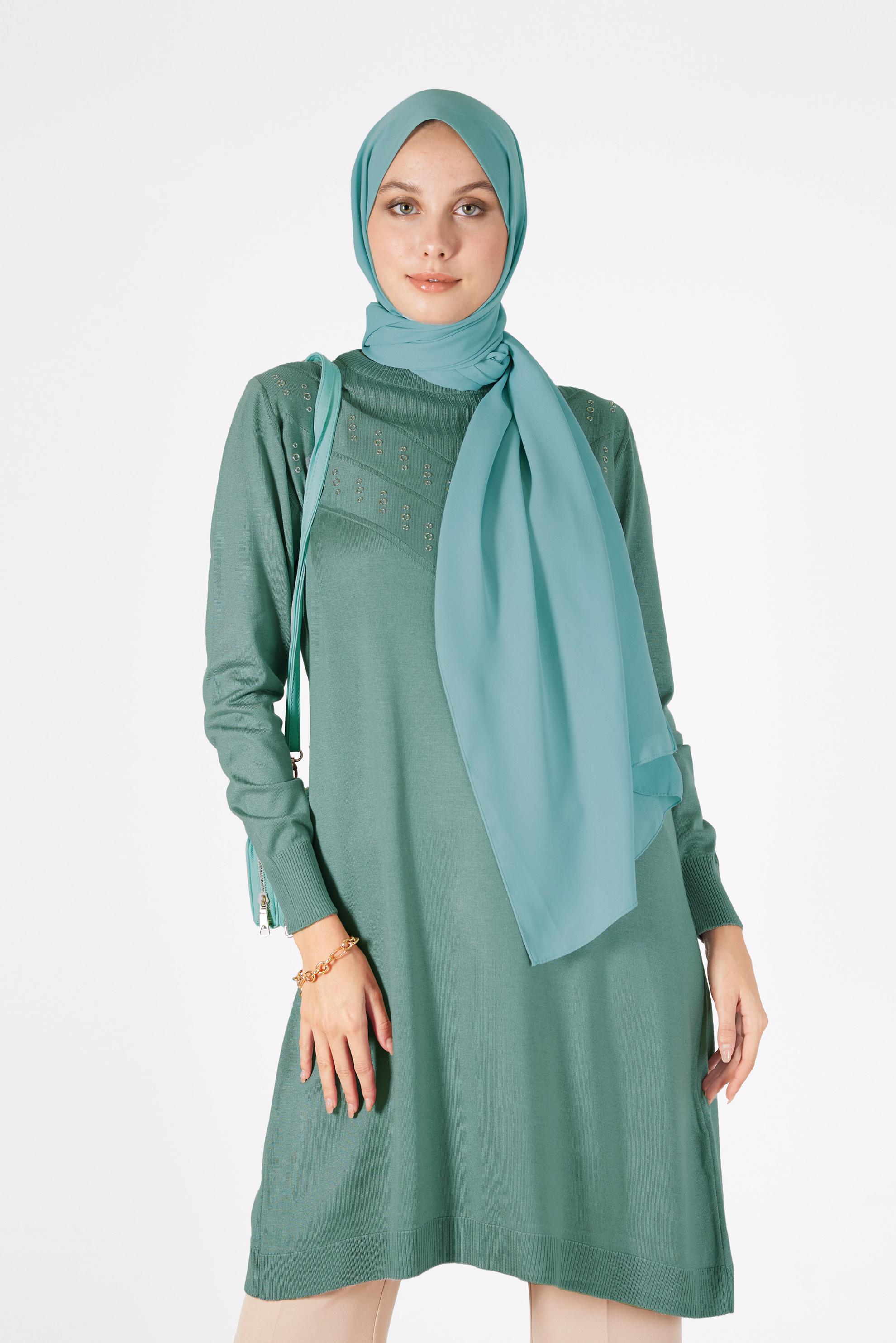 Tesettür giyim YEŞİL METAL AKSESUAR DETAYLI TRİKO TUNİK 42046 