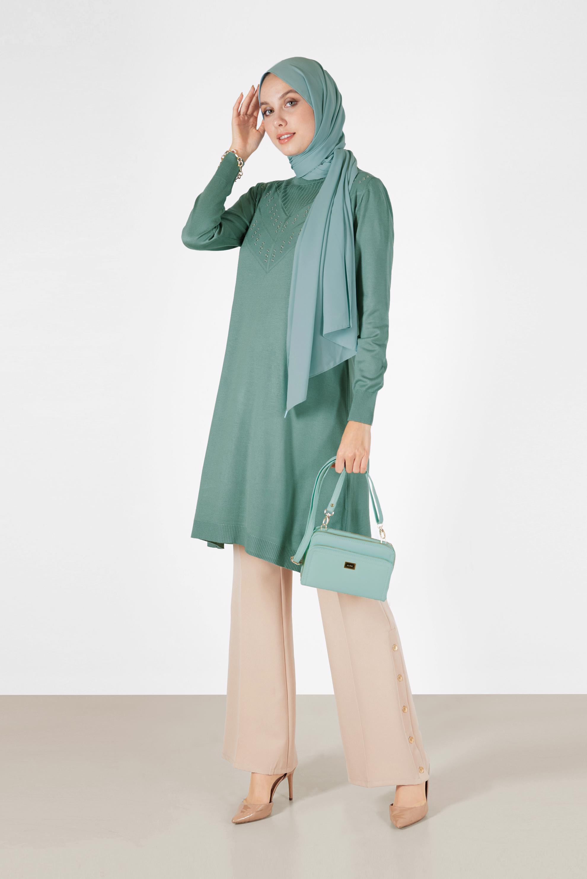 Tesettür giyim YEŞİL METAL AKSESUAR DETAYLI TRİKO TUNİK 42046 