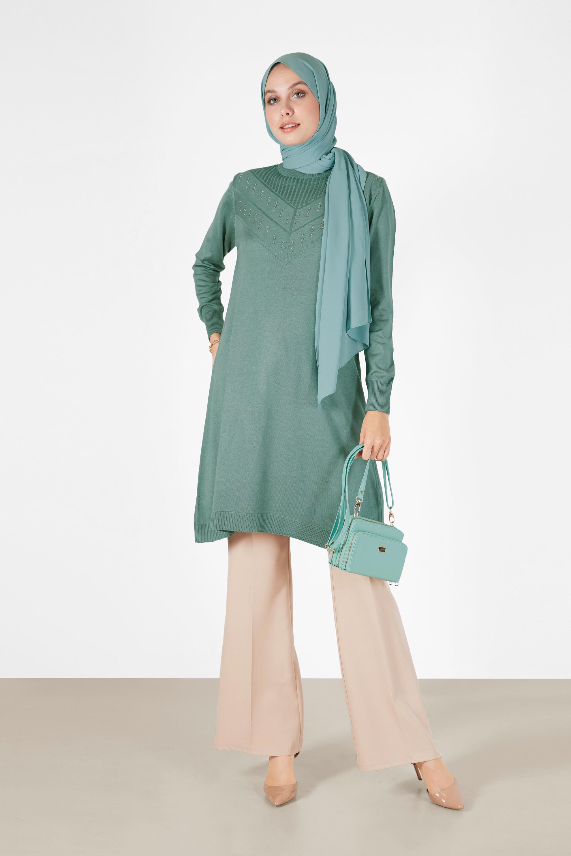 Tesettür giyim YEŞİL METAL AKSESUAR DETAYLI TRİKO TUNİK 42046 