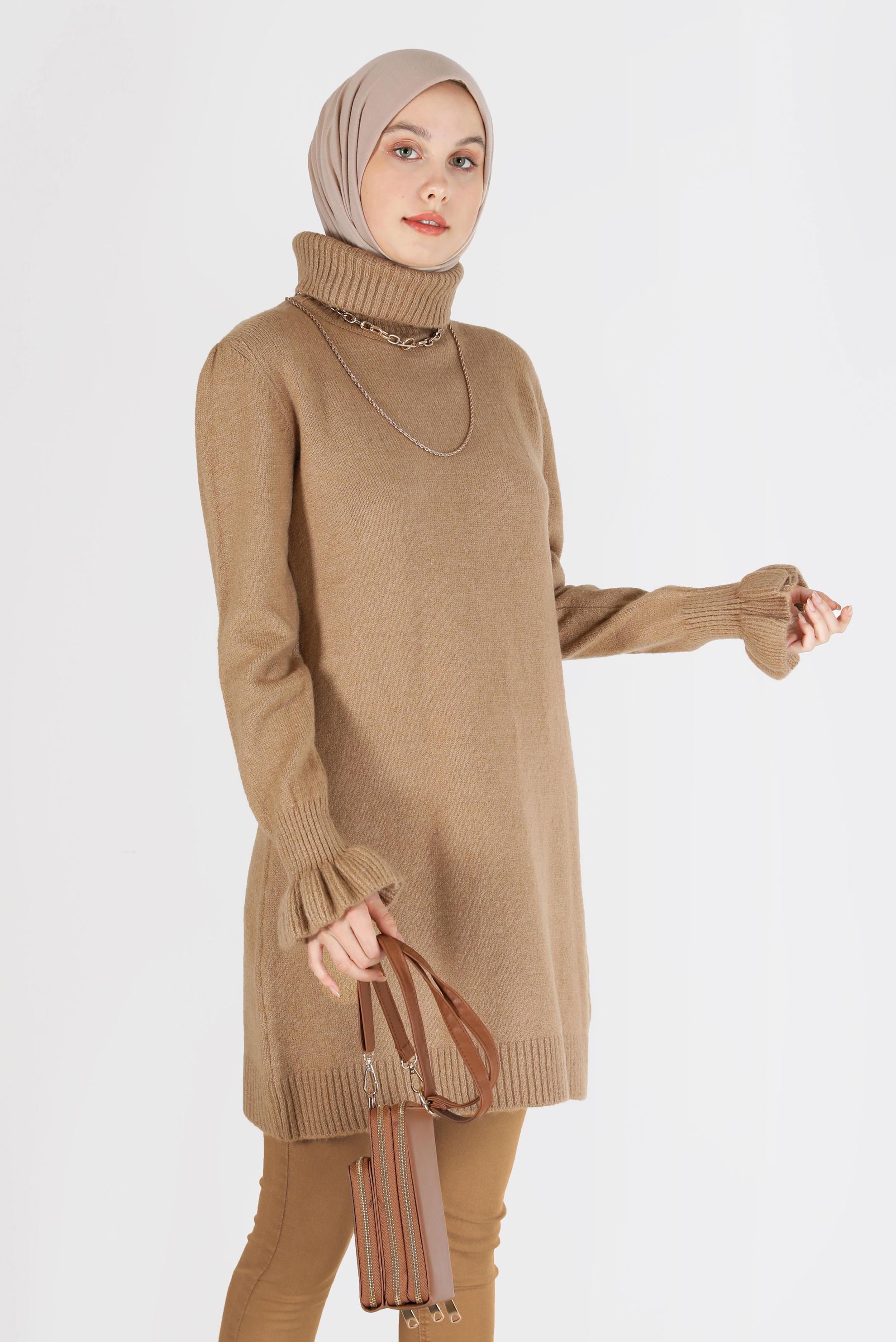 Tesettür giyim KAHVE MANŞETLERİ FIRFIRLI BALIKÇI YAKA TRİKO TUNİK 42056 