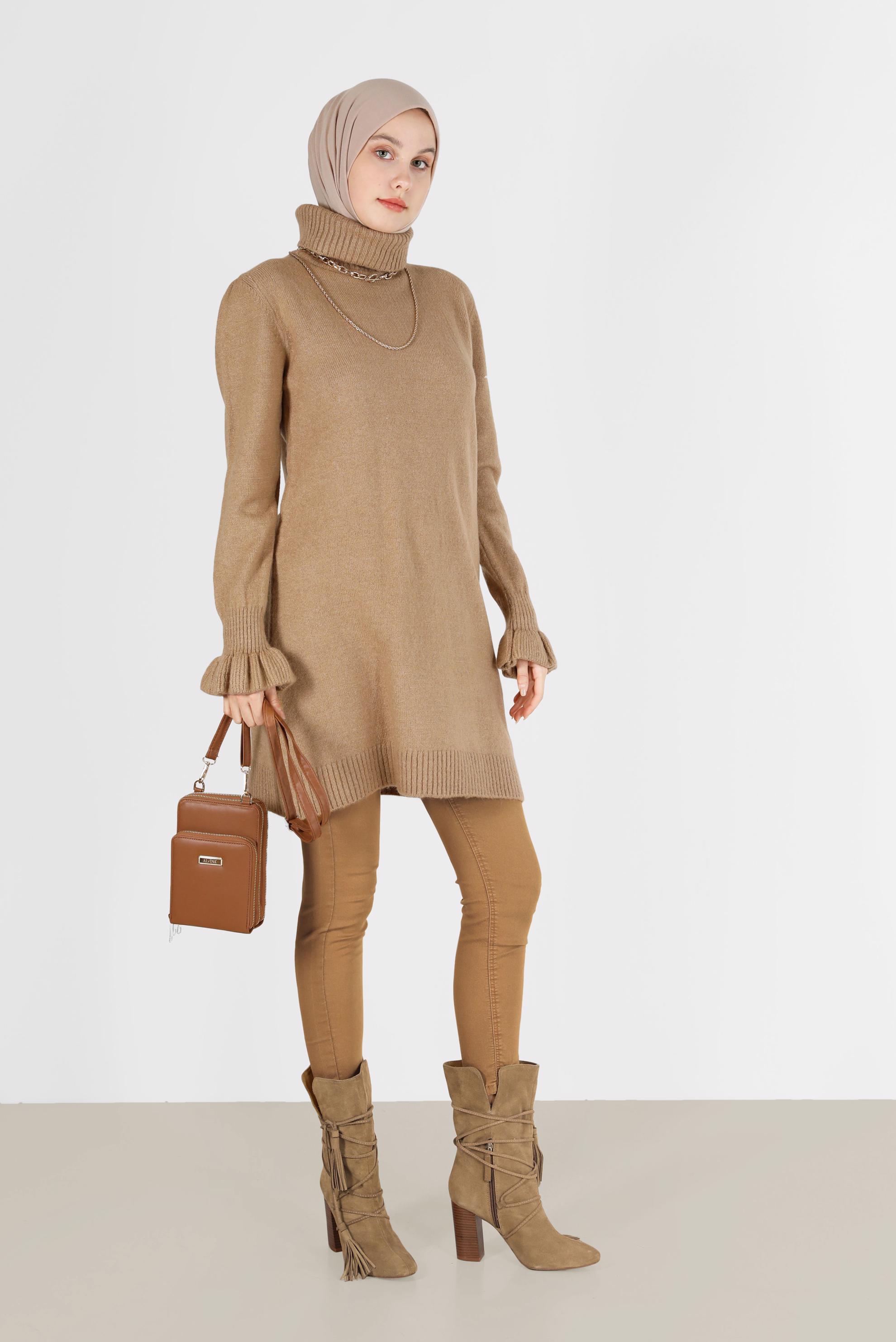 Tesettür giyim KAHVE MANŞETLERİ FIRFIRLI BALIKÇI YAKA TRİKO TUNİK 42056 