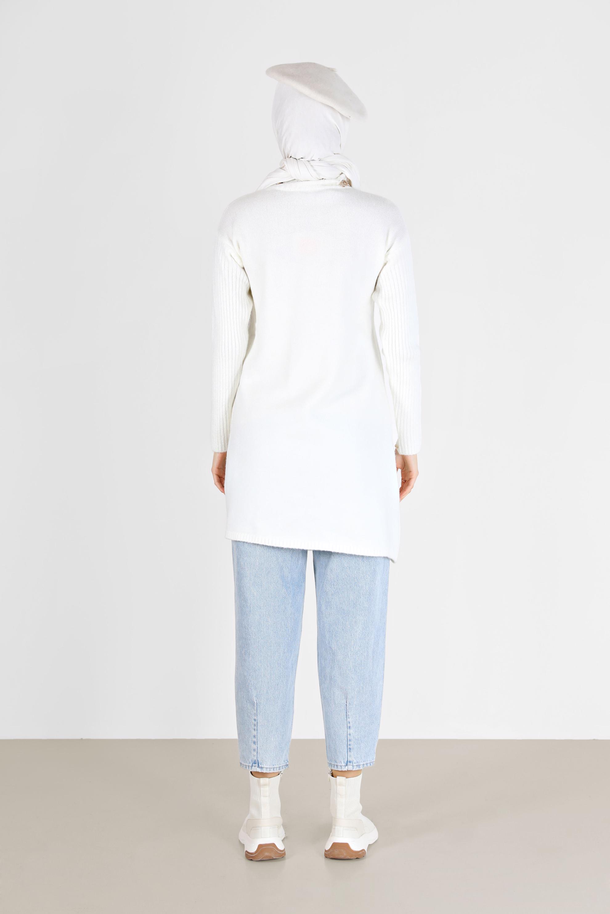 Tesettür giyim BEYAZ CEP DETAYLI YIRTMAÇLI TRİKO TUNİK 42058 