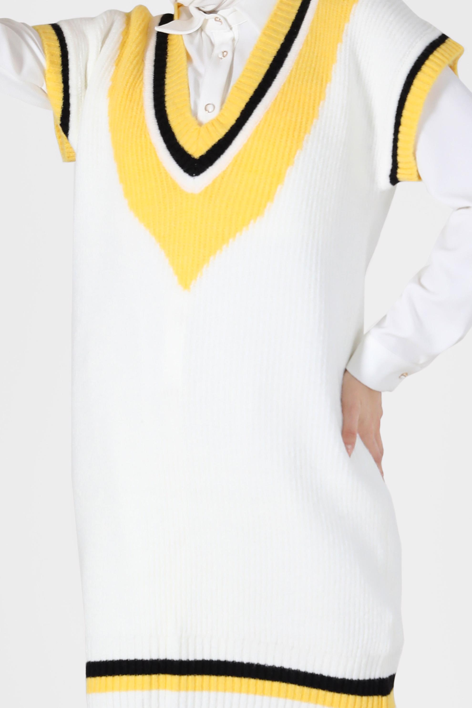 Tesettür giyim BEYAZ RENKLİ V YAKA TRİKO SÜVETER 42066 