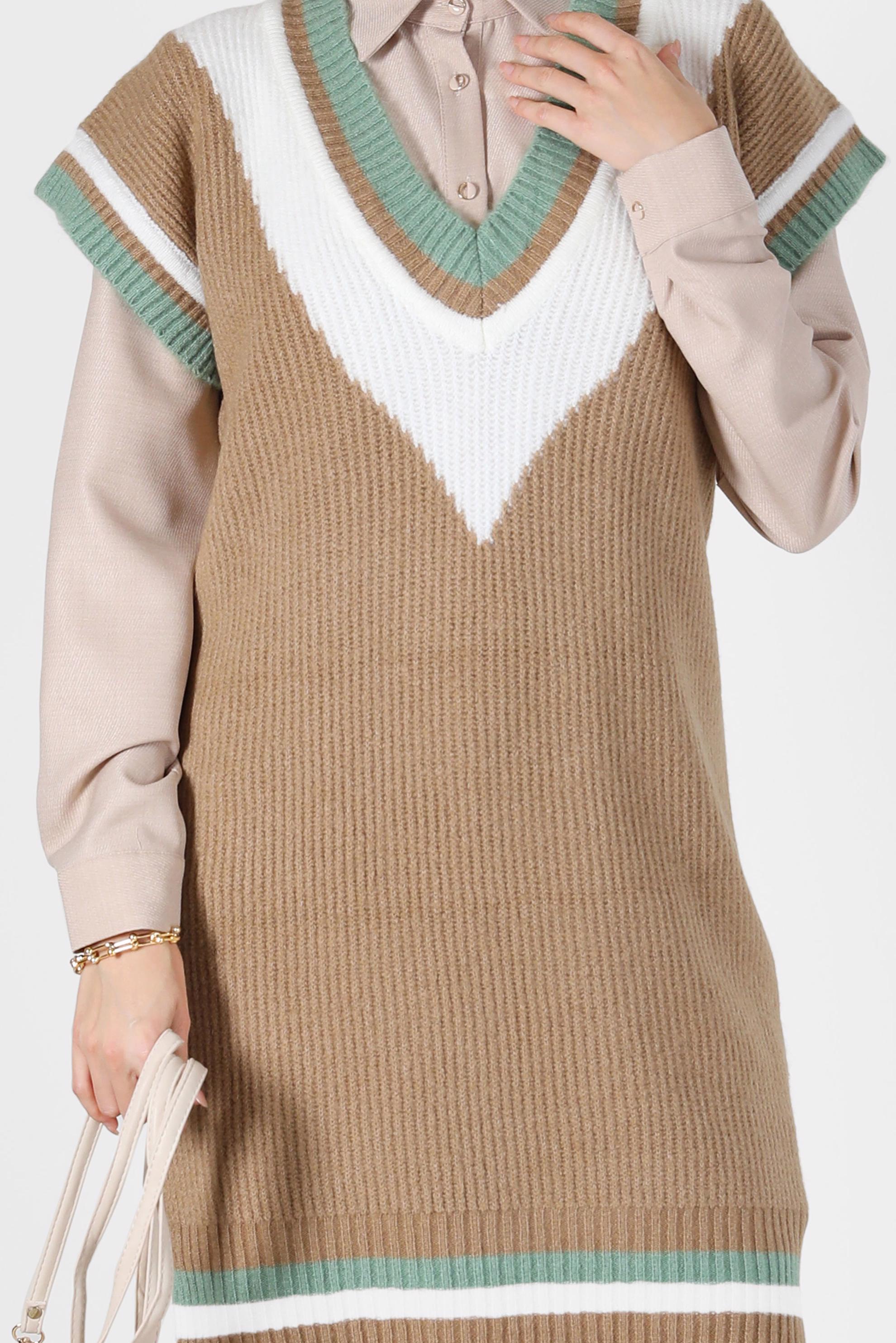 Tesettür giyim KAHVE RENKLİ V YAKA TRİKO SÜVETER 42066 