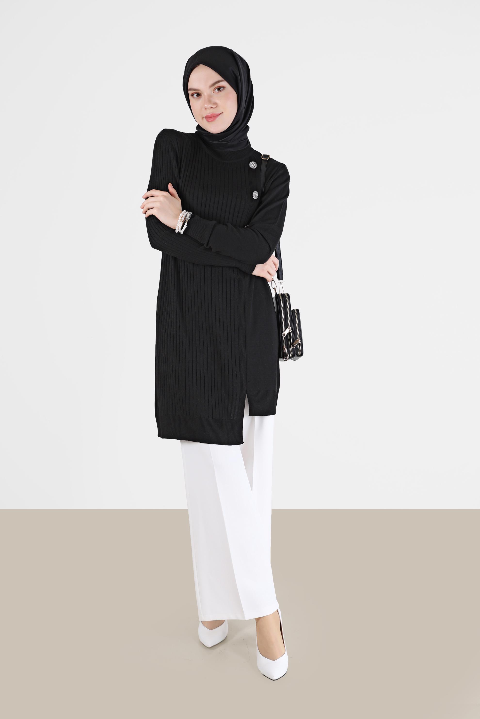 Tesettür giyim SİYAH KENDİNDEN DESENLİ TAŞLI DÜĞME DETAYLI TRİKO TUNİK 42103 