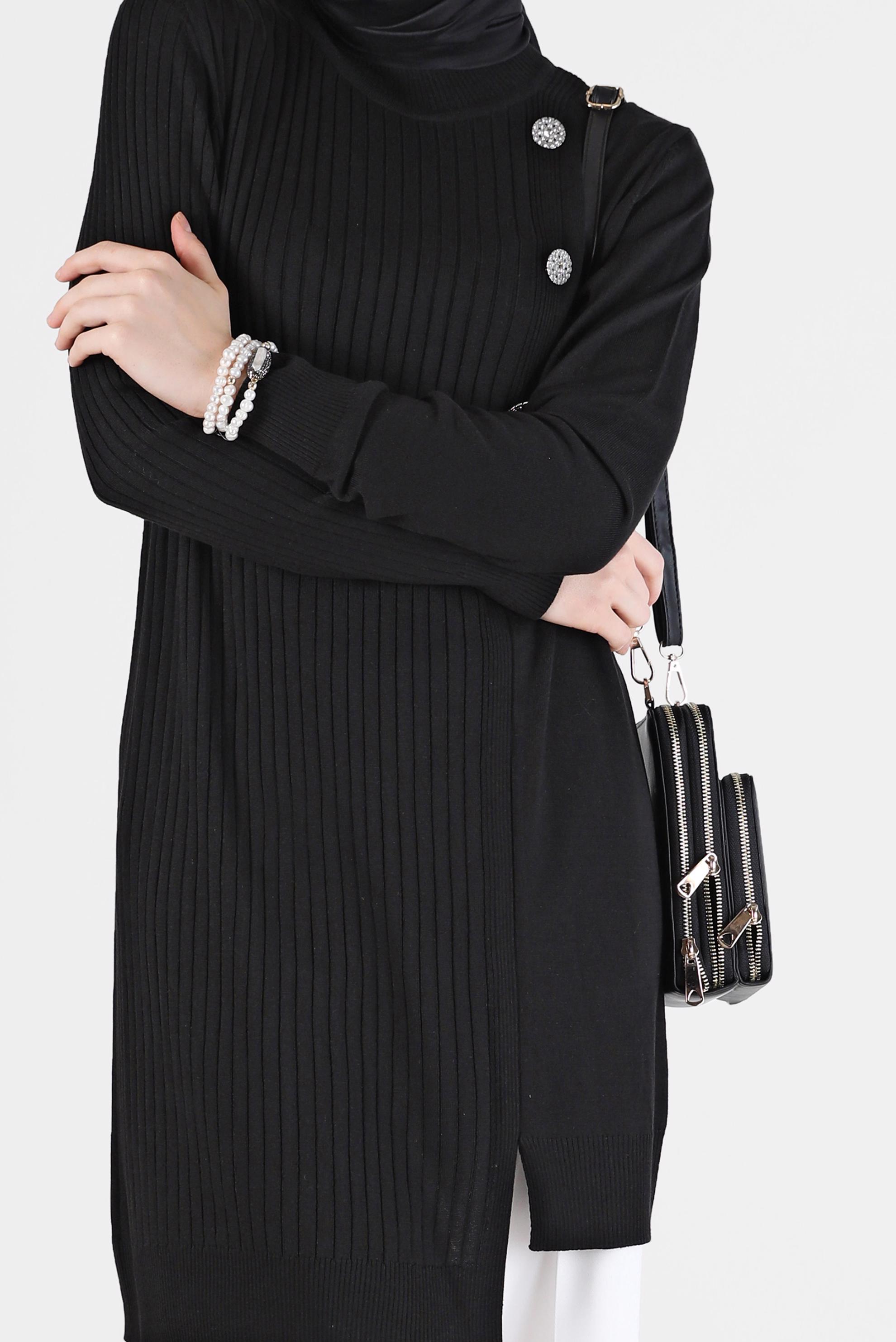 Tesettür giyim SİYAH KENDİNDEN DESENLİ TAŞLI DÜĞME DETAYLI TRİKO TUNİK 42103 