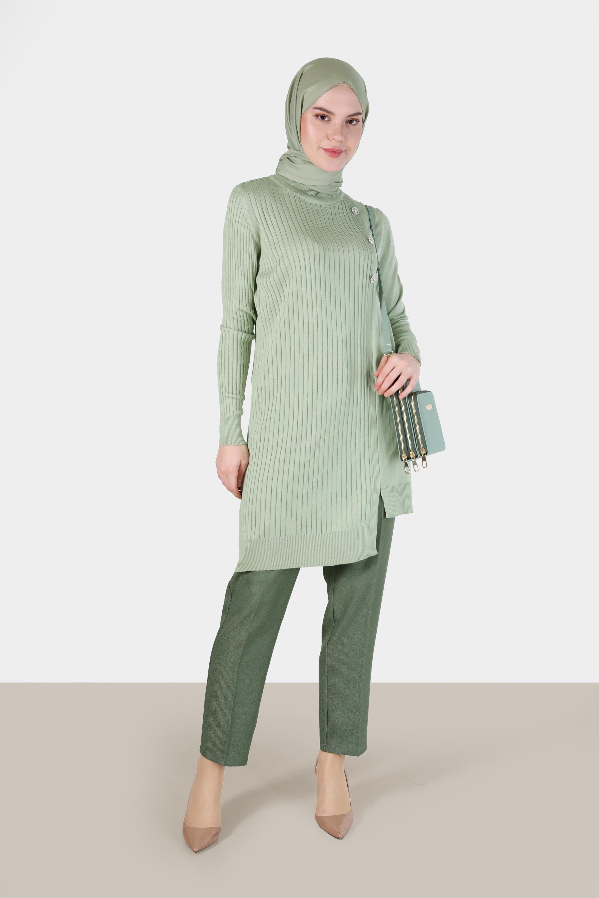 Tesettür giyim YEŞİL KENDİNDEN DESENLİ TAŞLI DÜĞME DETAYLI TRİKO TUNİK 42103 