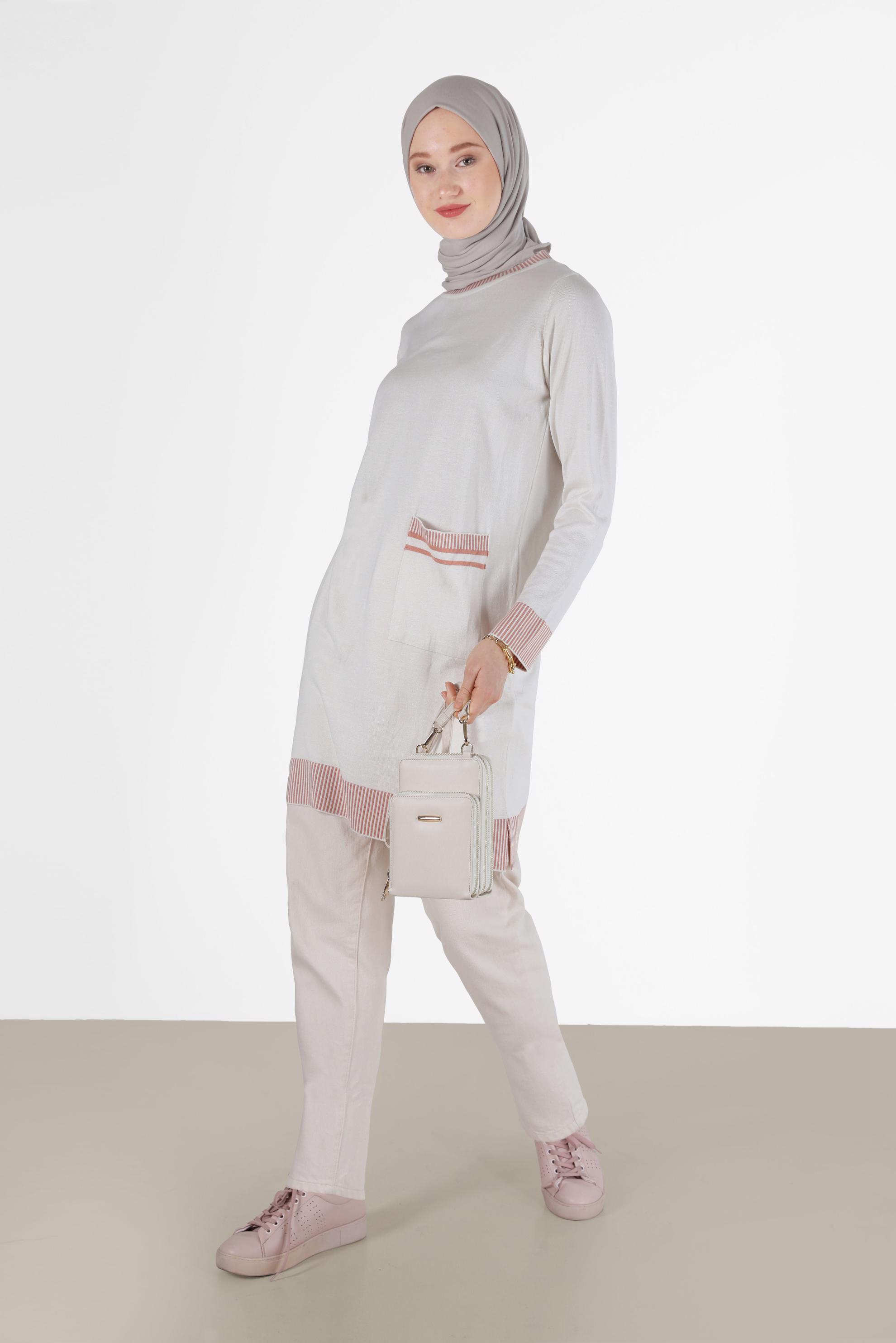 Tesettür giyim BEYAZ CEP DETAYLI TRİKO TUNİK 42104