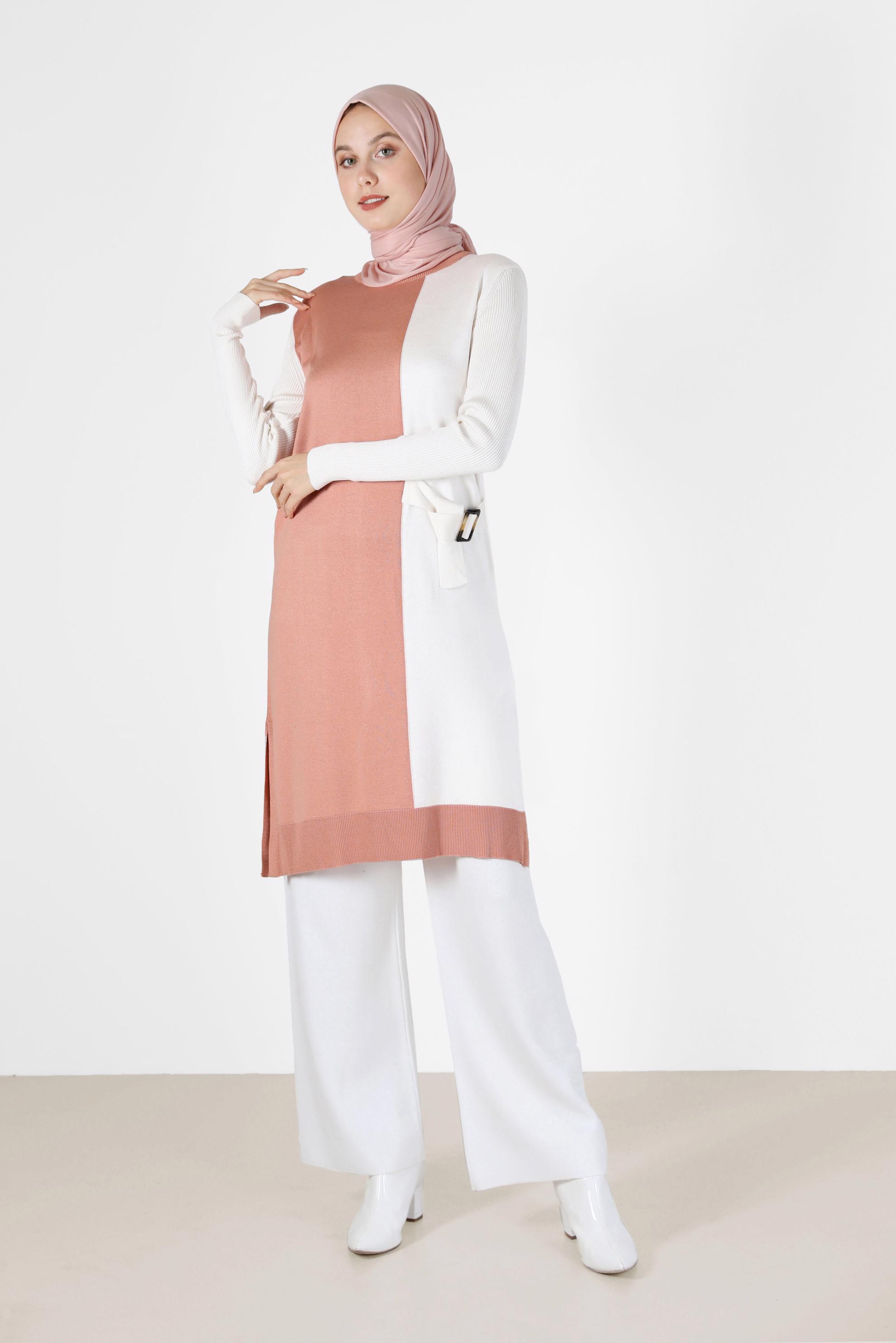 Tesettür giyim PUDRA KUŞAK DETAYLI 2 RENKLİ TRİKO TUNİK 42105 