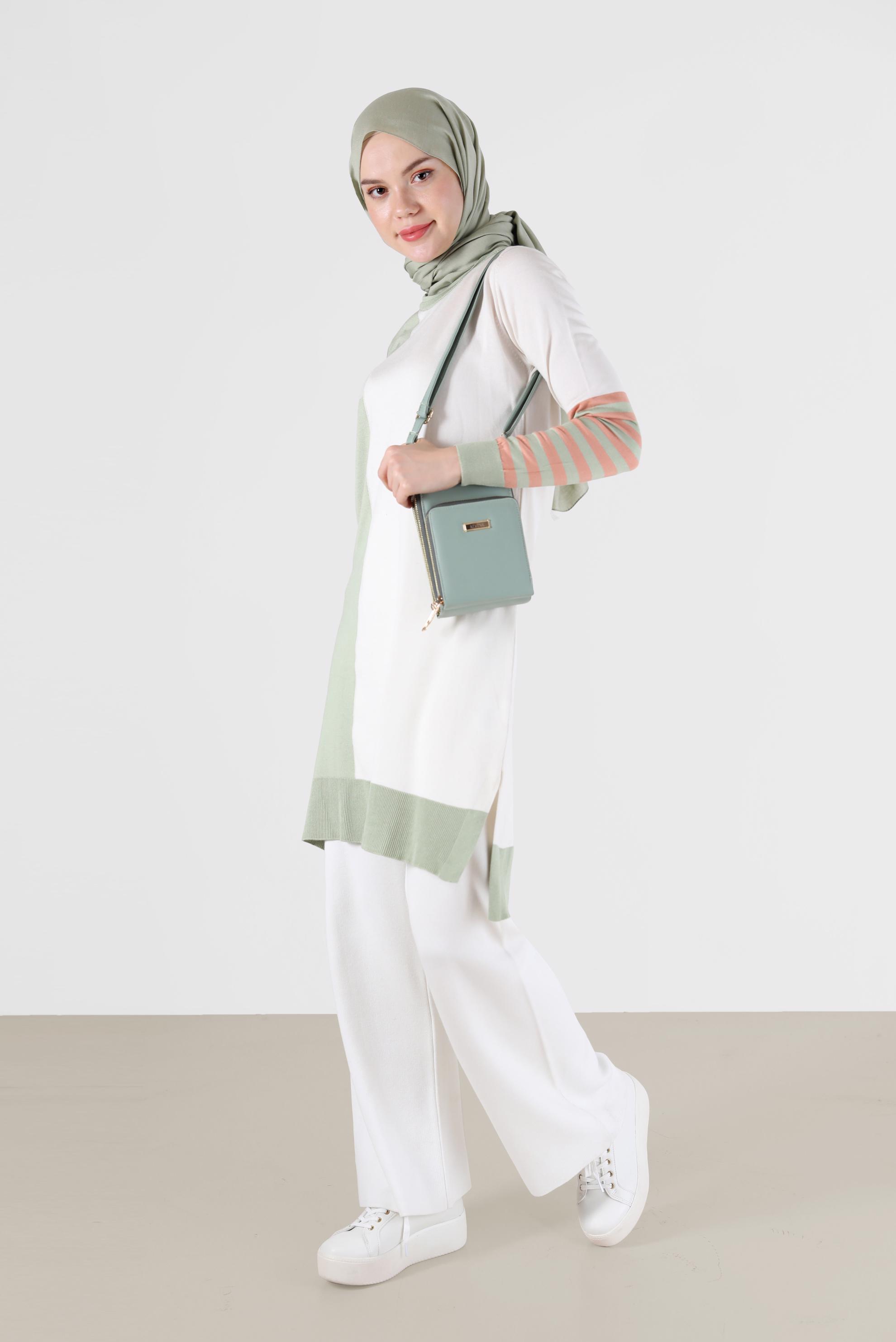 Tesettür giyim YEŞİL ŞERİT DETAYLI 3-RENKLİ TRİKO TUNİK 42106 