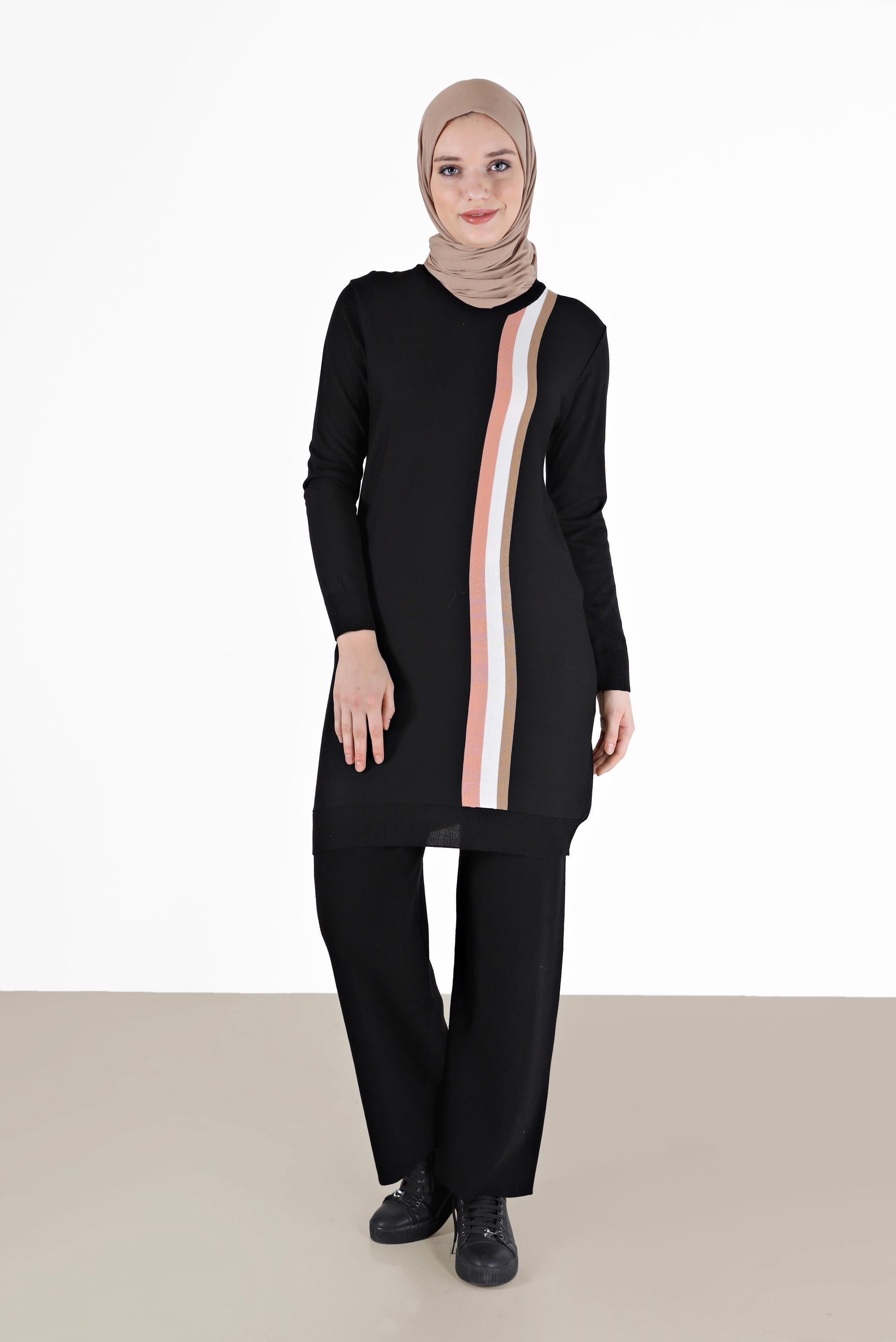 Tesettür giyim SİYAH RENKLİ ŞERİT DETAYLI TRİKO TUNİK 42107 