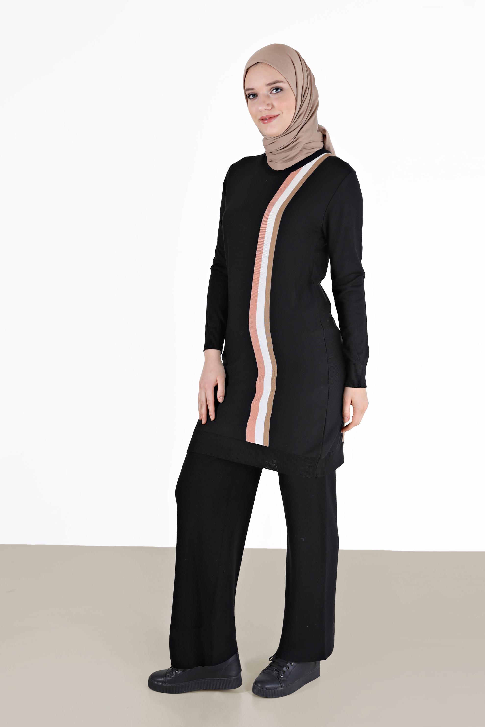 Tesettür giyim SİYAH RENKLİ ŞERİT DETAYLI TRİKO TUNİK 42107 