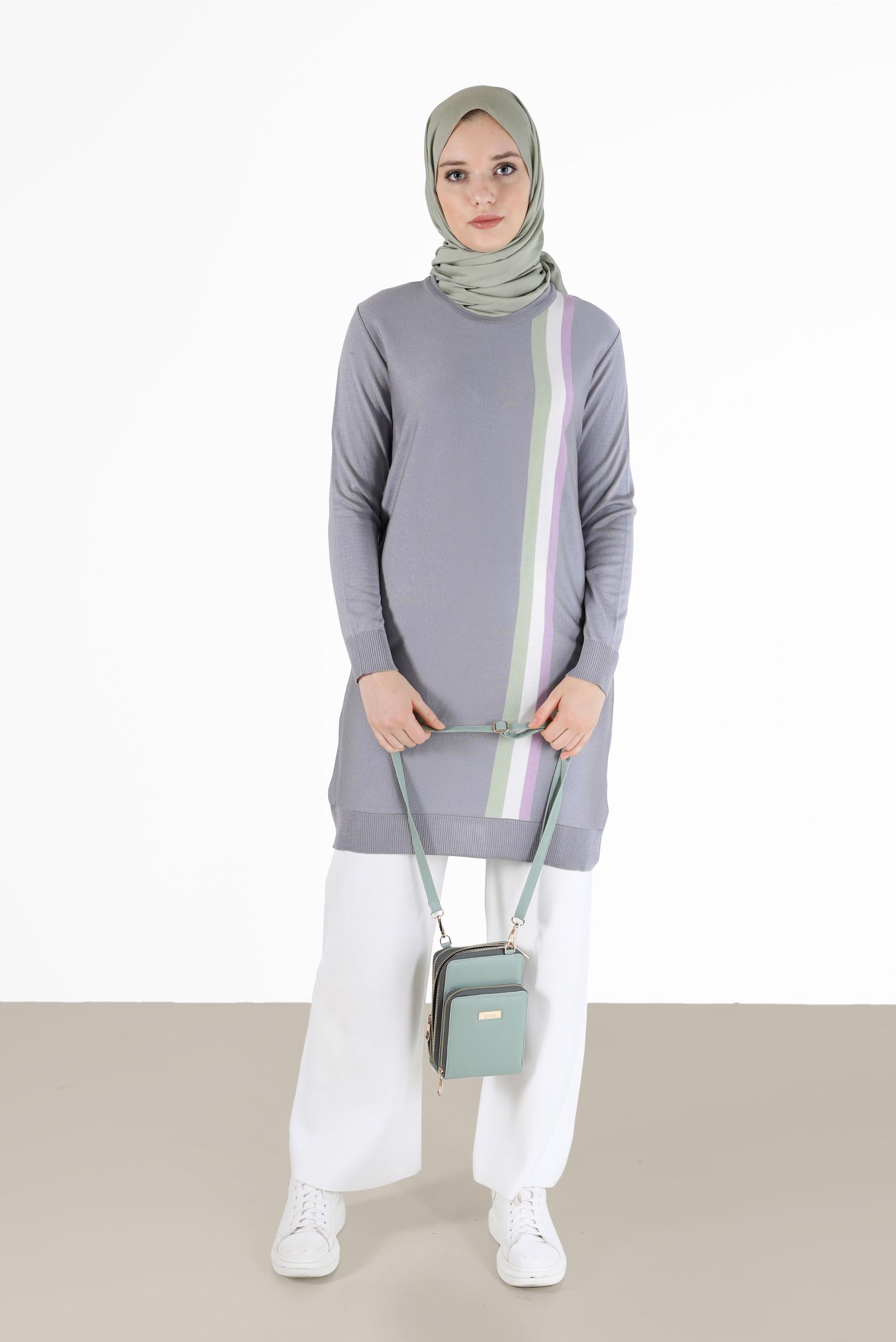 Tesettür giyim GRİ RENKLİ ŞERİT DETAYLI TRİKO TUNİK 42107 