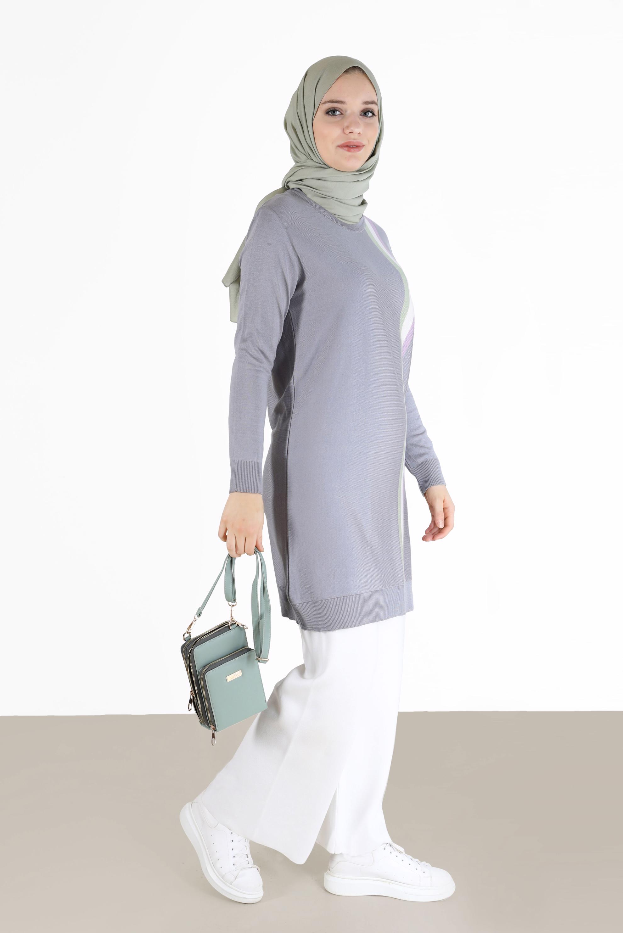 Tesettür giyim GRİ RENKLİ ŞERİT DETAYLI TRİKO TUNİK 42107 