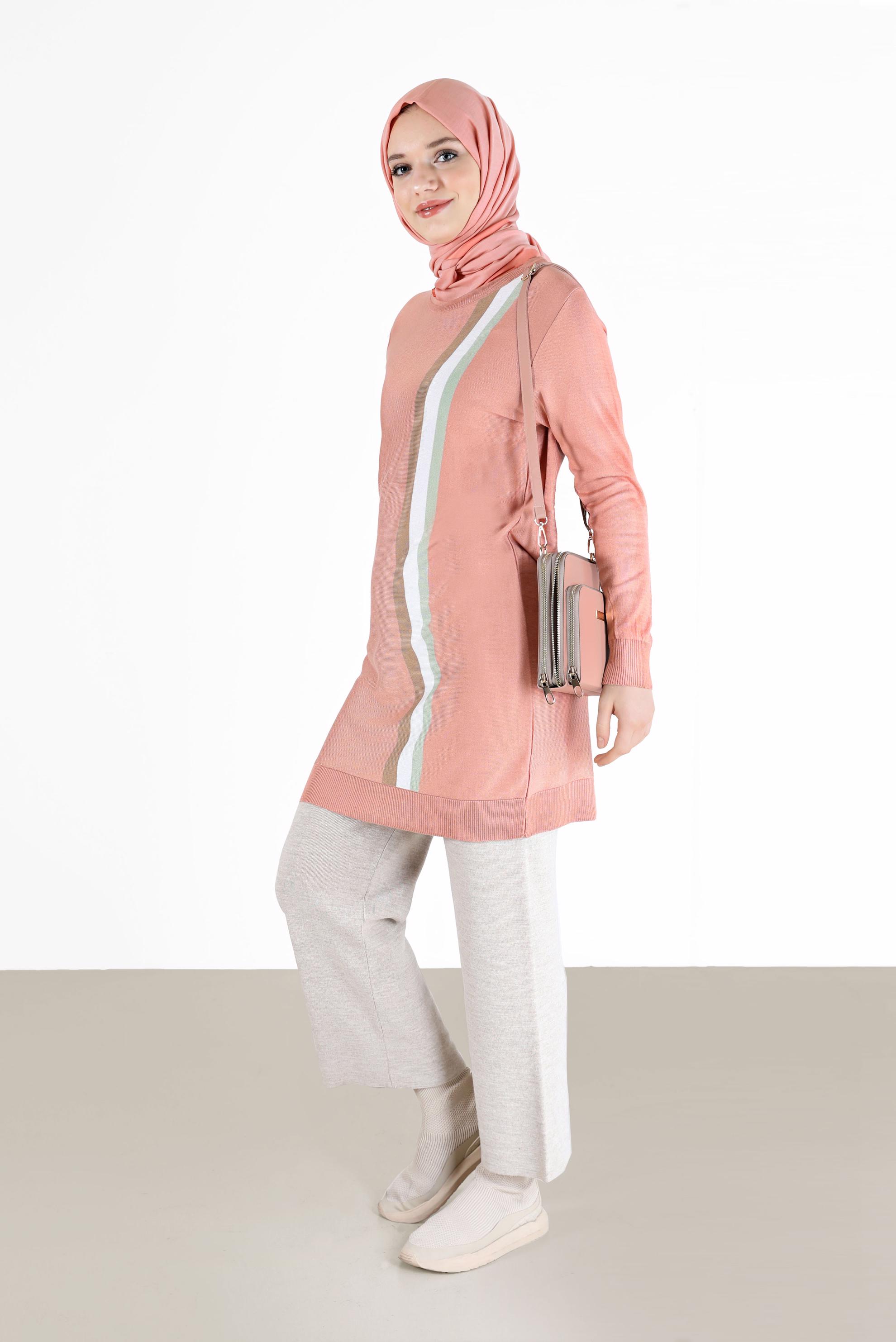 Tesettür giyim PUDRA RENKLİ ŞERİT DETAYLI TRİKO TUNİK 42107 