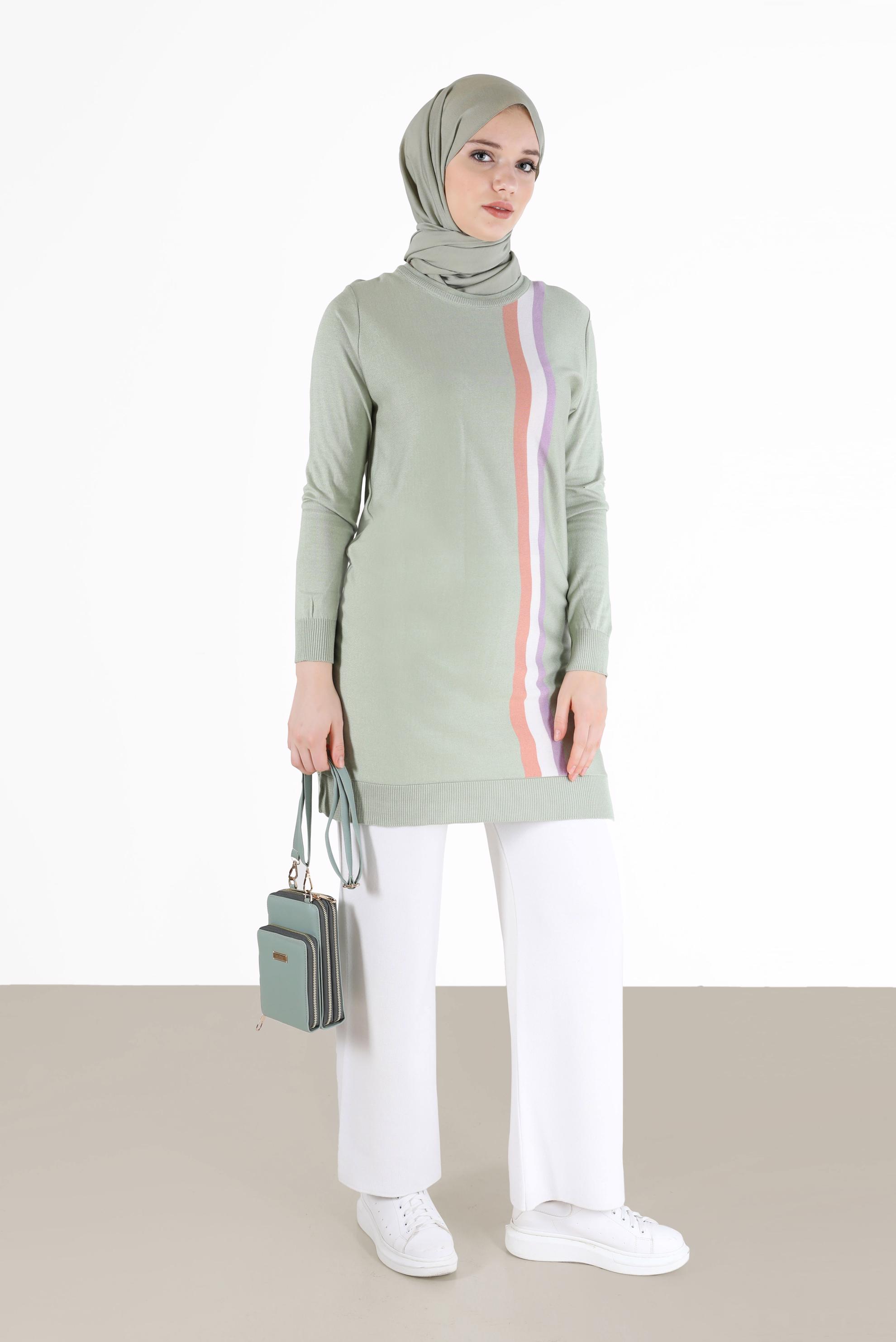 Tesettür giyim YEŞİL RENKLİ ŞERİT DETAYLI TRİKO TUNİK 42107 