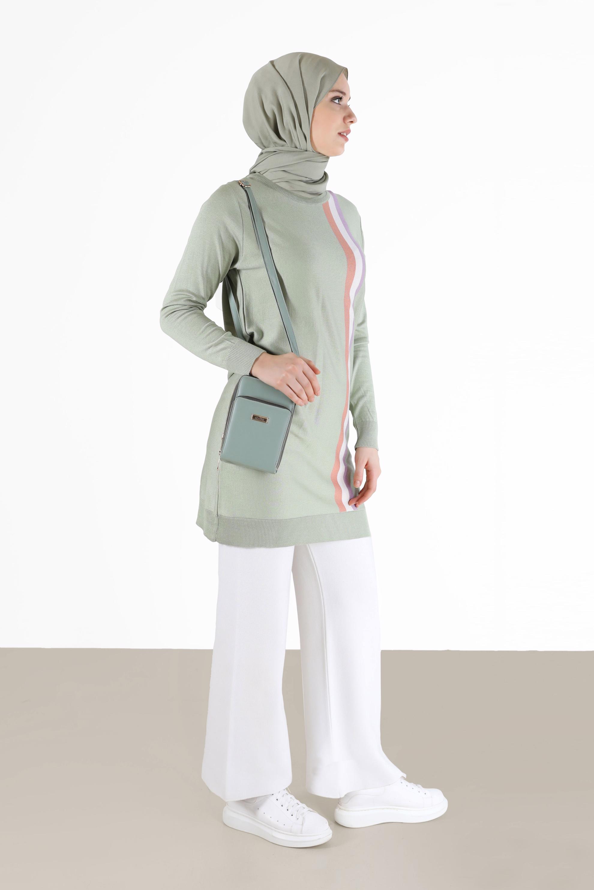 Tesettür giyim YEŞİL RENKLİ ŞERİT DETAYLI TRİKO TUNİK 42107 