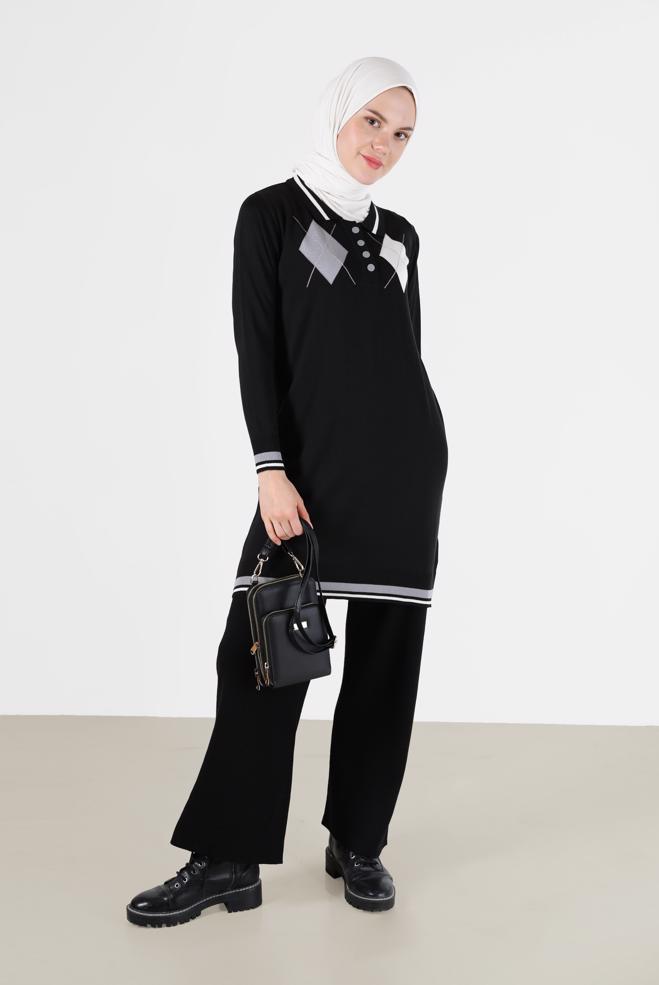 Tesettür giyim SİYAH BAKLAVA DESEN DETAYLI POLO YAKA TRİKO TUNİK 42109  - ALVİNA