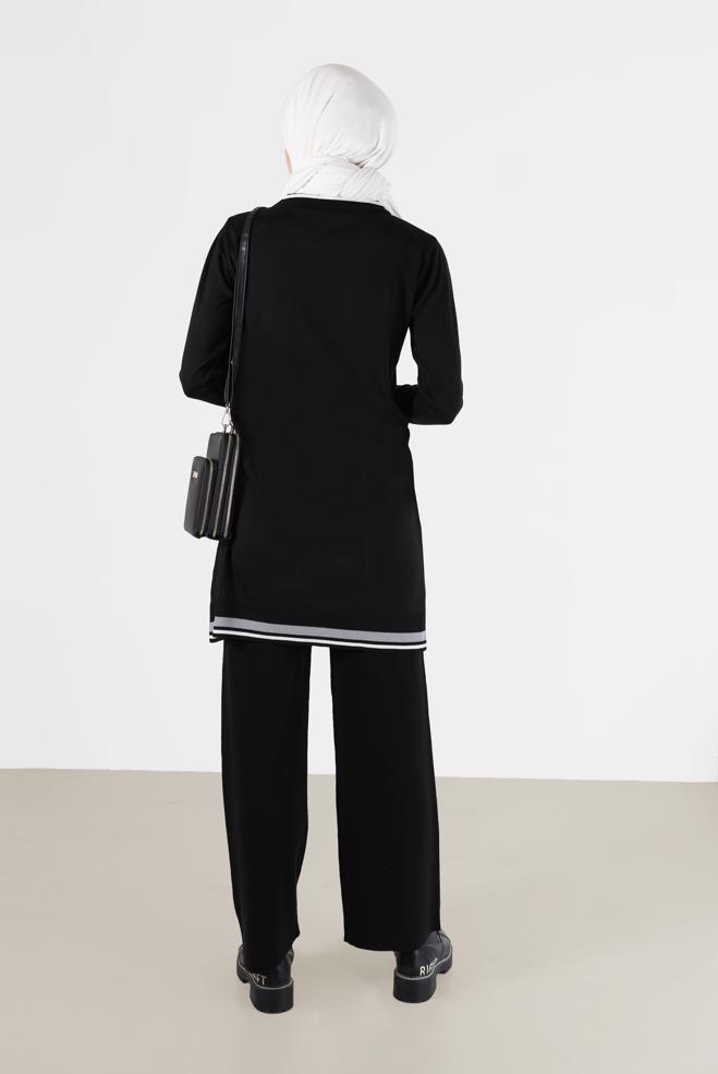 Tesettür giyim SİYAH BAKLAVA DESEN DETAYLI POLO YAKA TRİKO TUNİK 42109  - ALVİNA