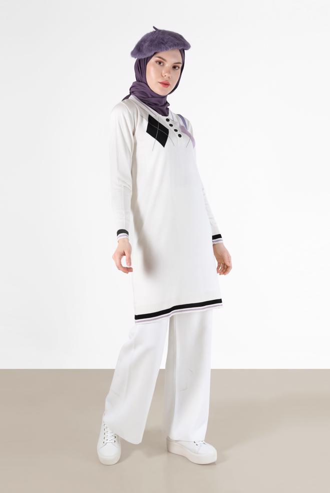 Tesettür giyim BEYAZ BAKLAVA DESEN DETAYLI POLO YAKA TRİKO TUNİK 42109  - ALVİNA