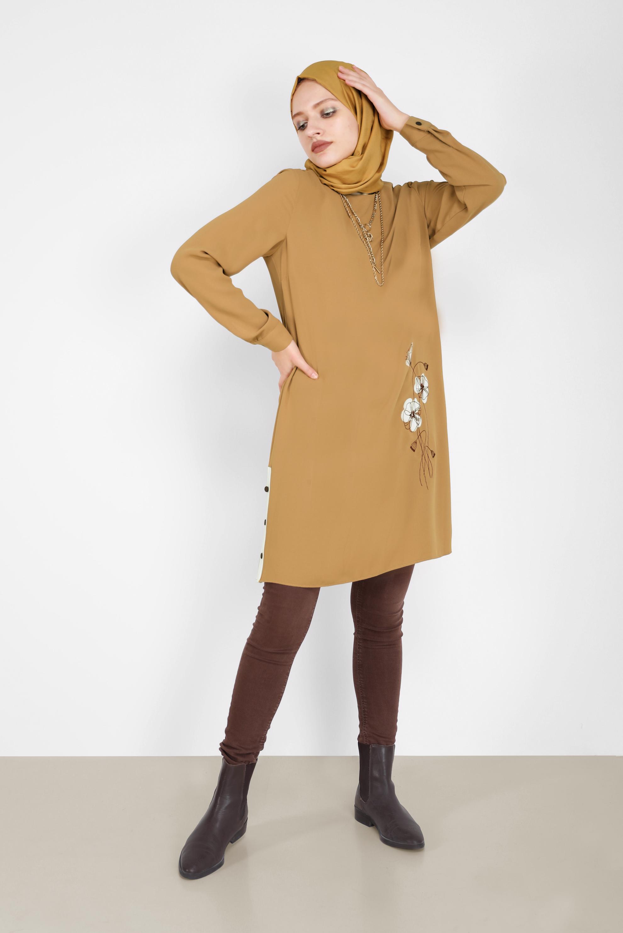 Tesettür giyim KAHVE YANLARI DÜĞME DETAYLI ÇİÇEK BASKILI TUNİK 42172 