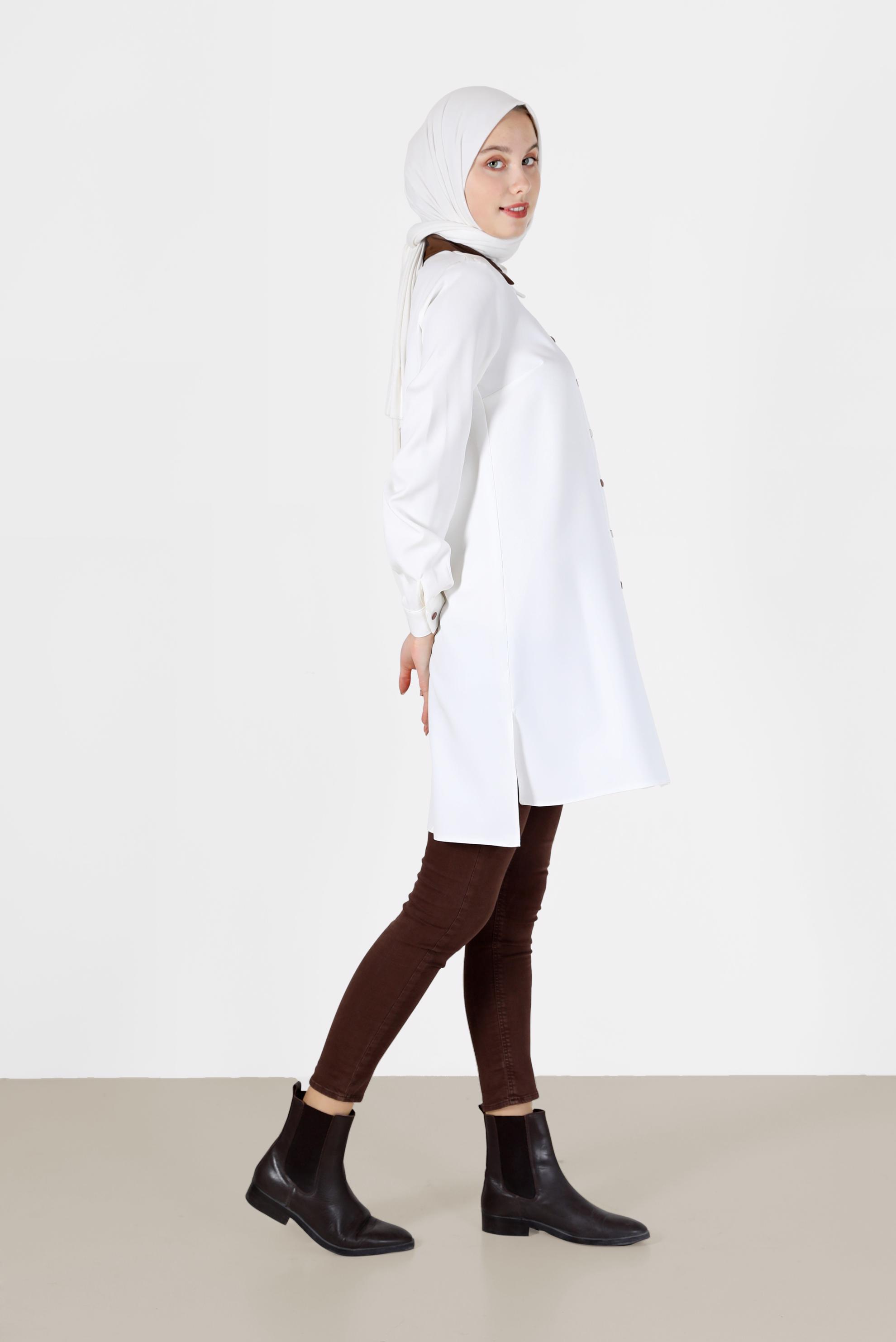 Tesettür giyim BEYAZ DERİ DETAYLI CEPLİ TUNİK 42185