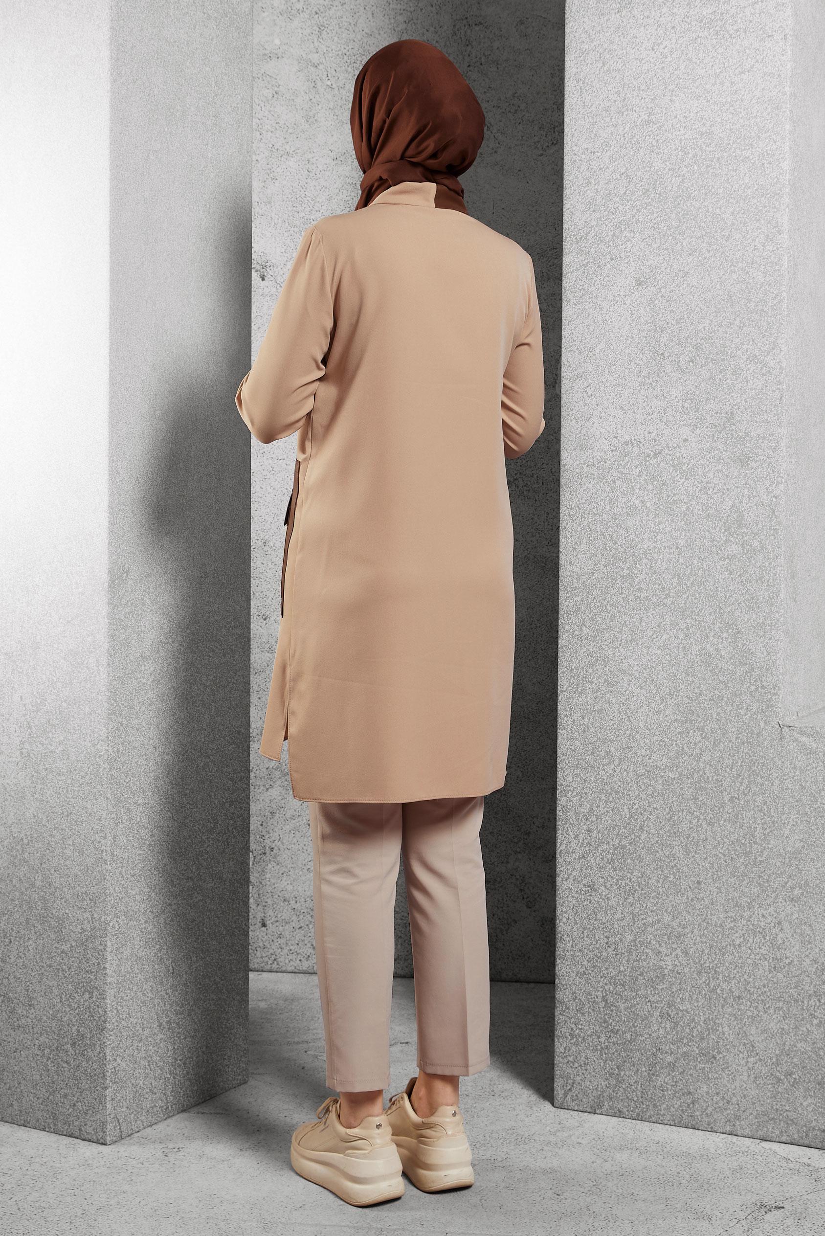 Tesettür giyim BEJ DERİ DETAYLI CEPLİ TUNİK 42185