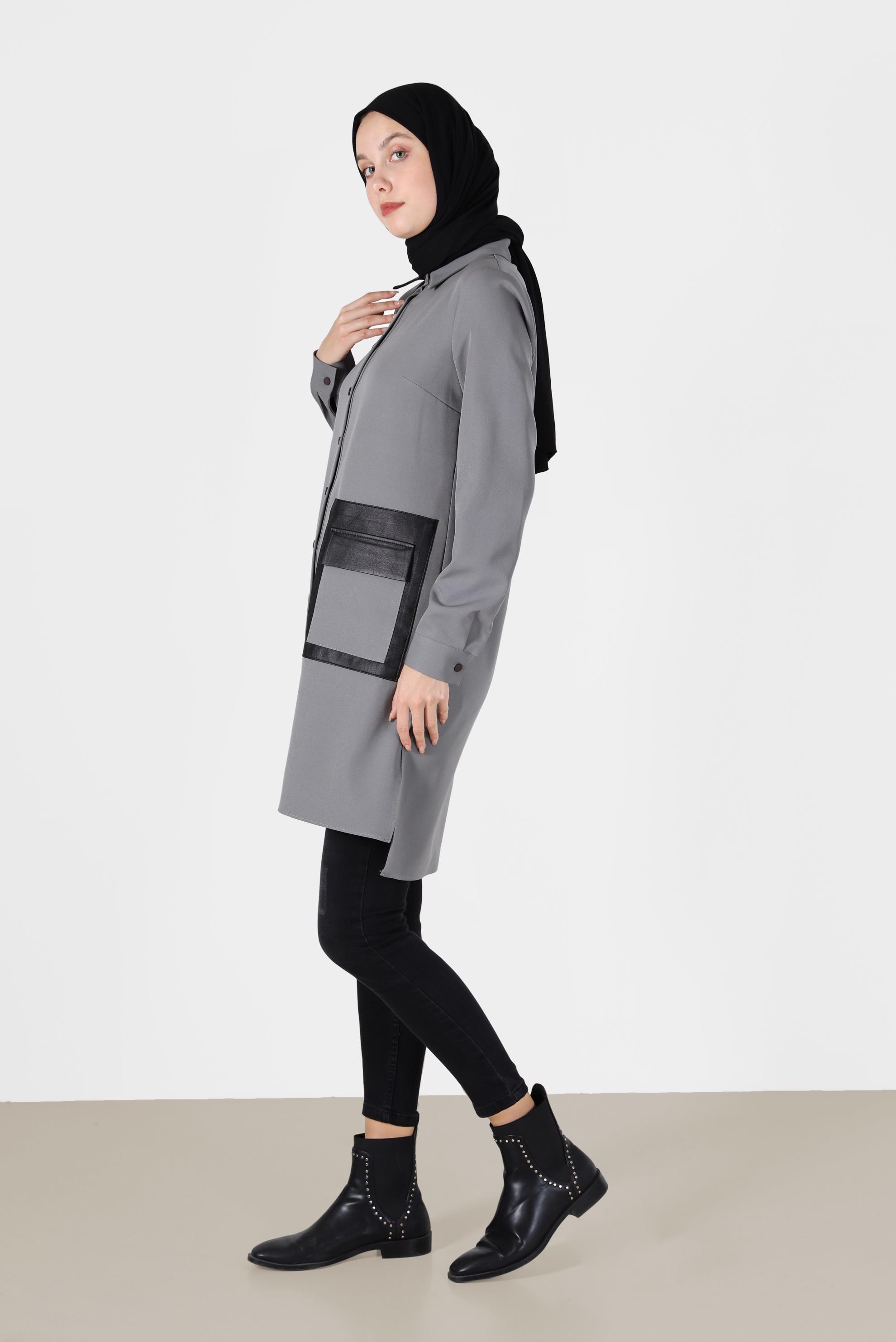 Tesettür giyim GRİ DERİ DETAYLI CEPLİ TUNİK 42185