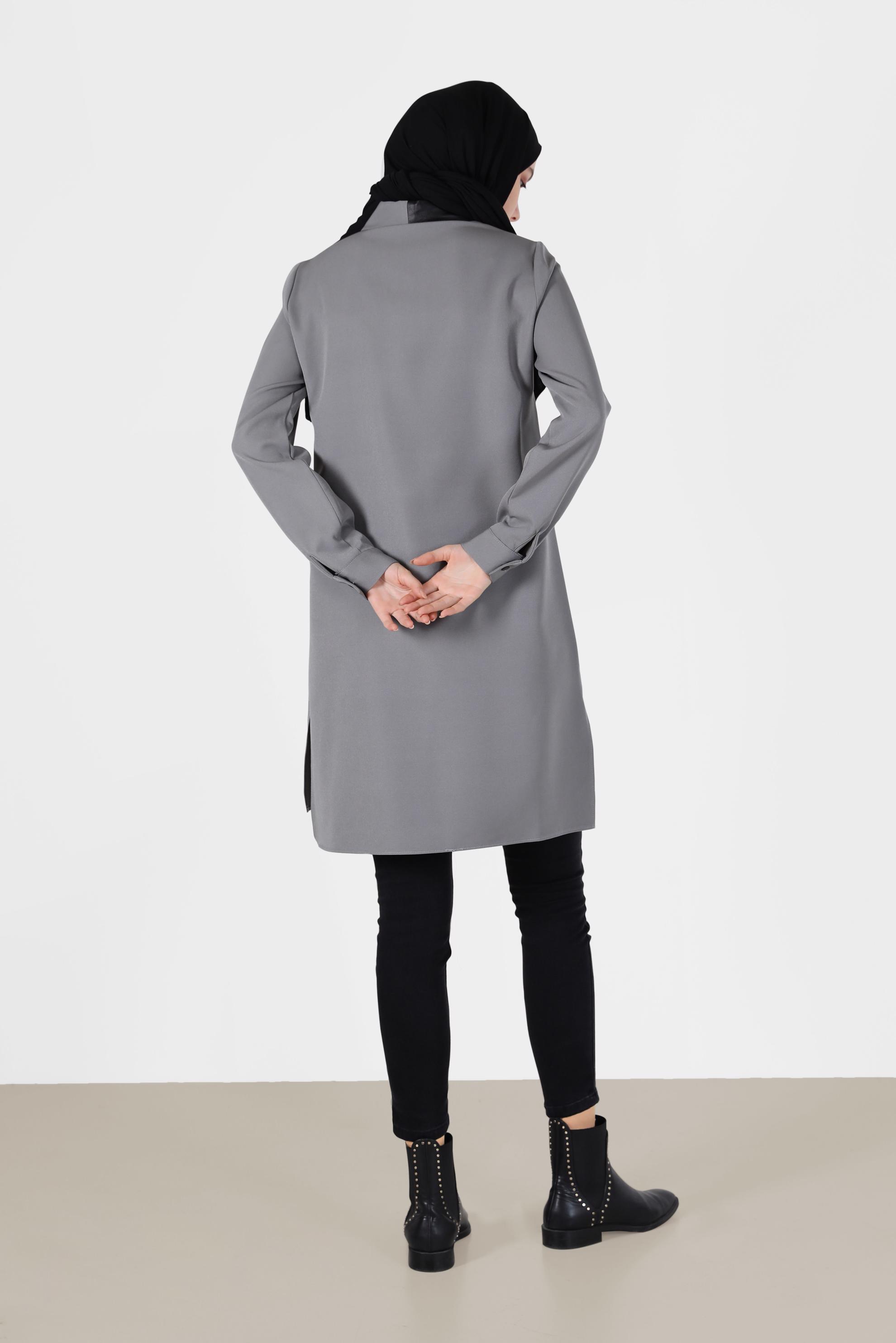 Tesettür giyim GRİ DERİ DETAYLI CEPLİ TUNİK 42185