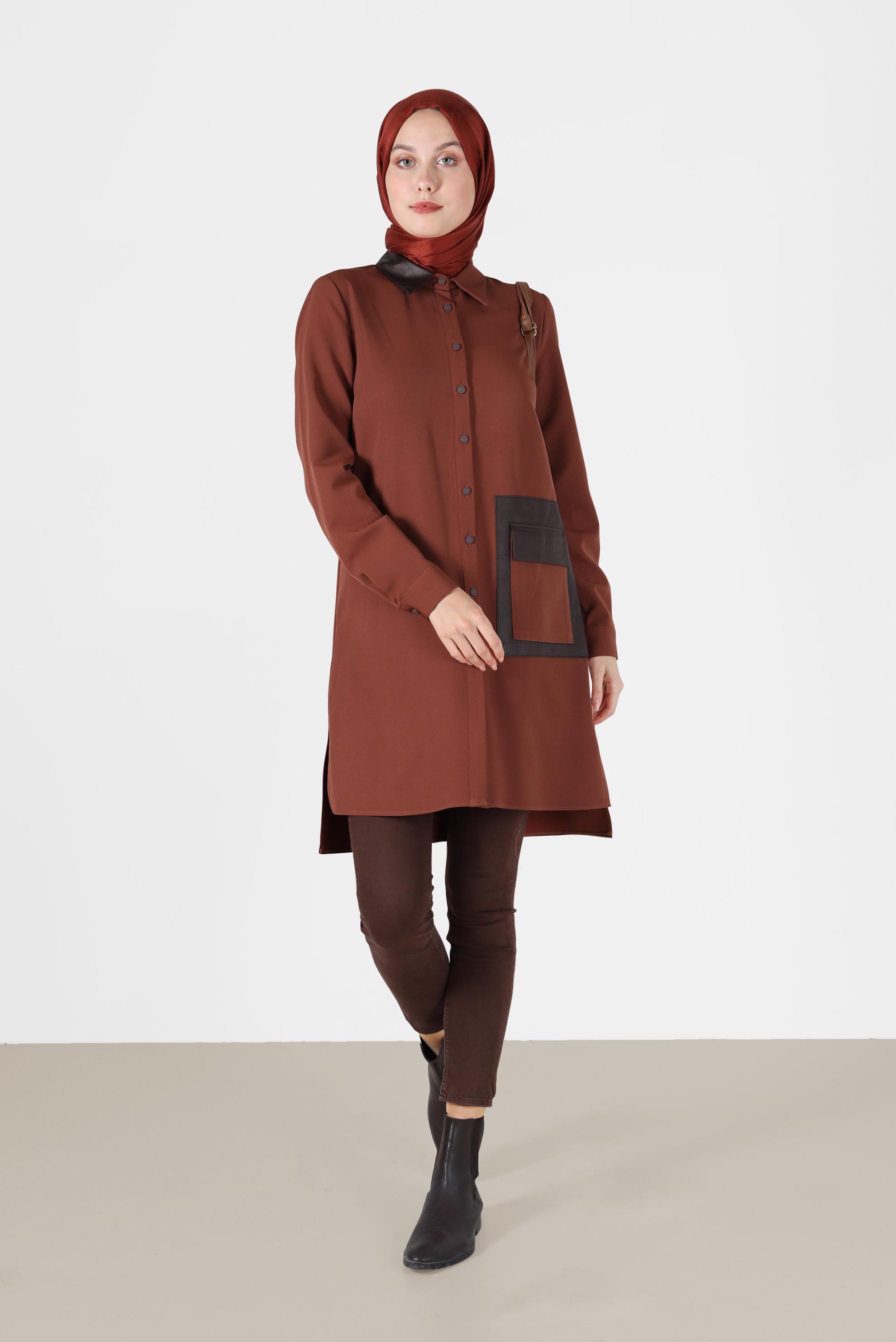 Tesettür giyim KAHVE DERİ DETAYLI CEPLİ TUNİK 42185