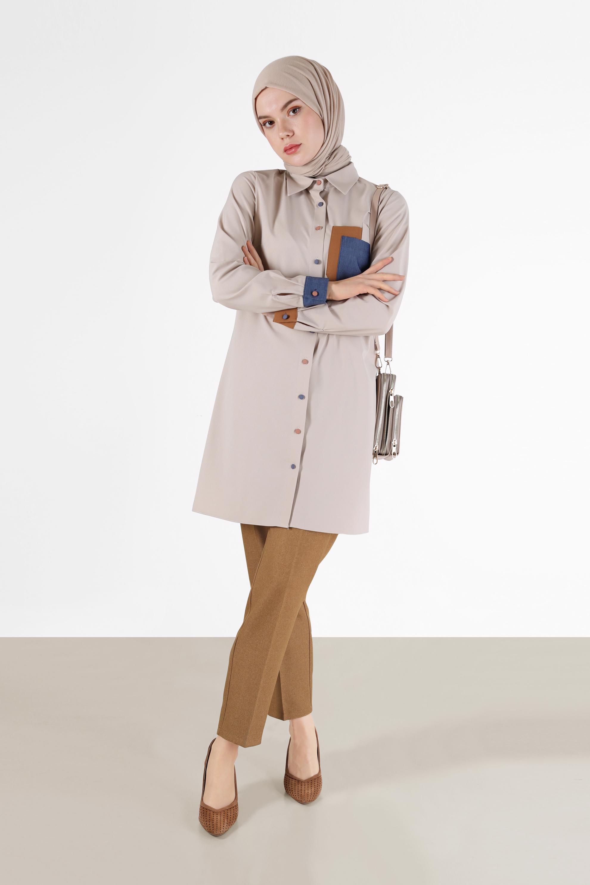 Tesettür giyim EKRU RENKLİ CEP VE DÜĞME DETAYLI TUNİK 42190 