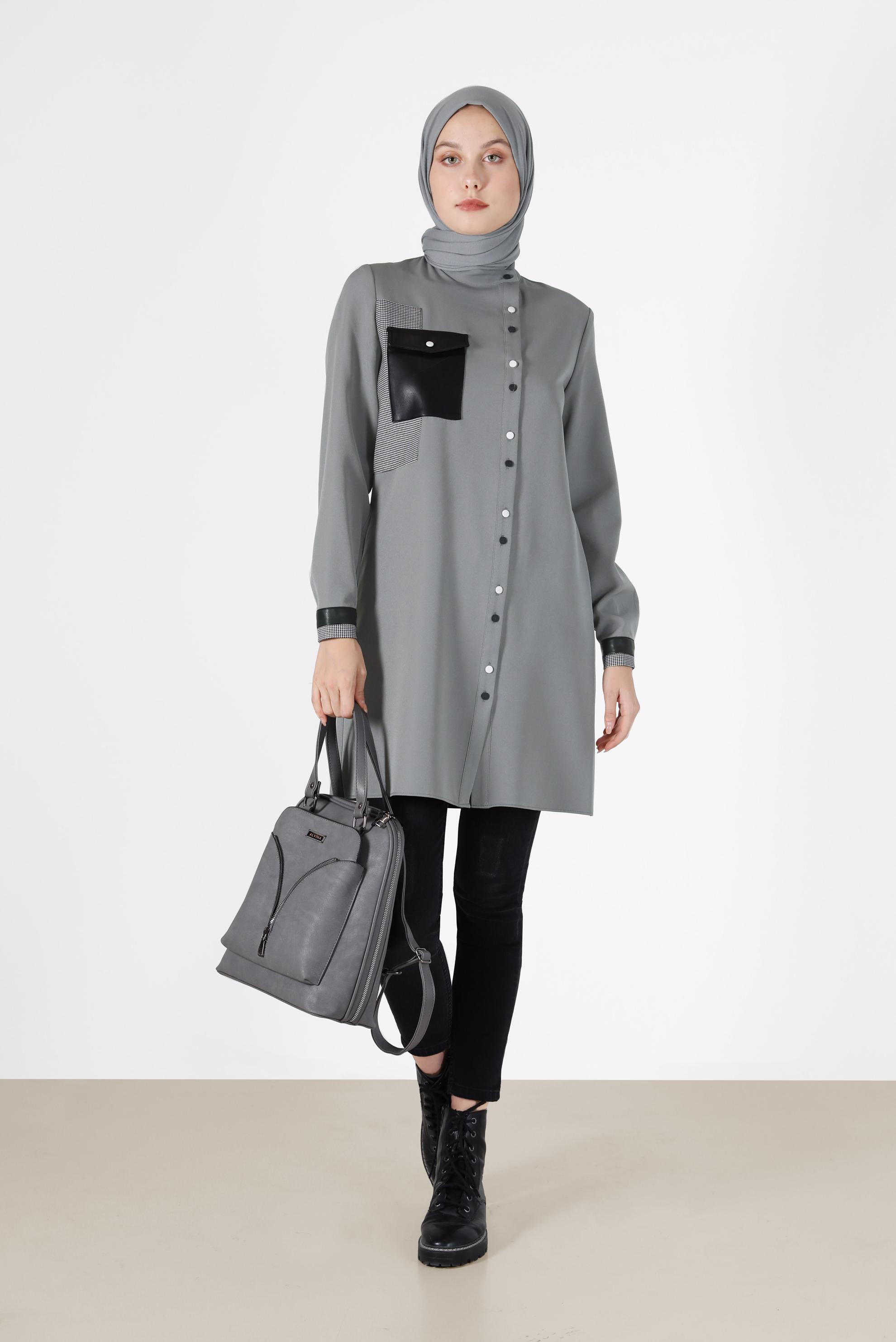 Tesettür giyim GRİ YAMA DETAYLI CEPLİ TUNİK 42212