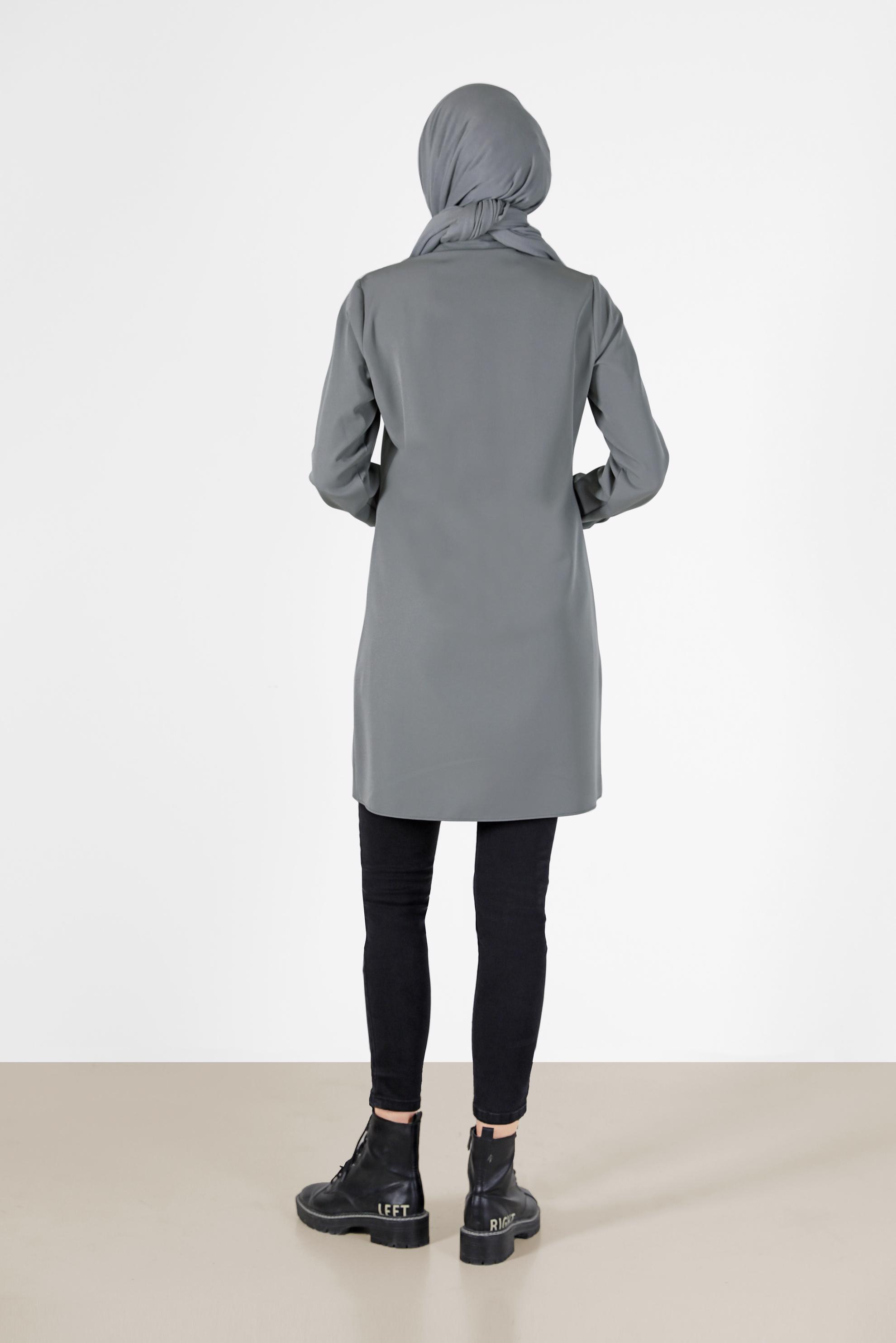 Tesettür giyim GRİ YAMA DETAYLI CEPLİ TUNİK 42212