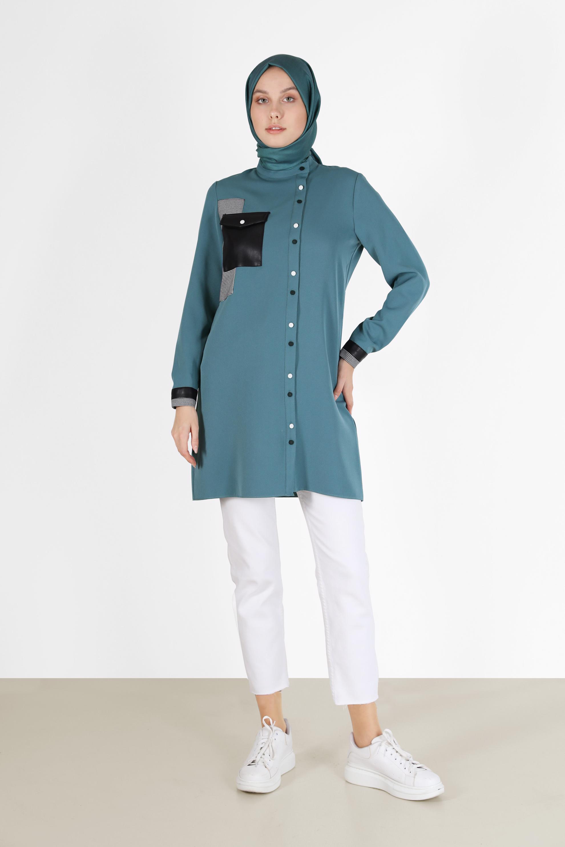 Tesettür giyim MAVİ YAMA DETAYLI CEPLİ TUNİK 42212