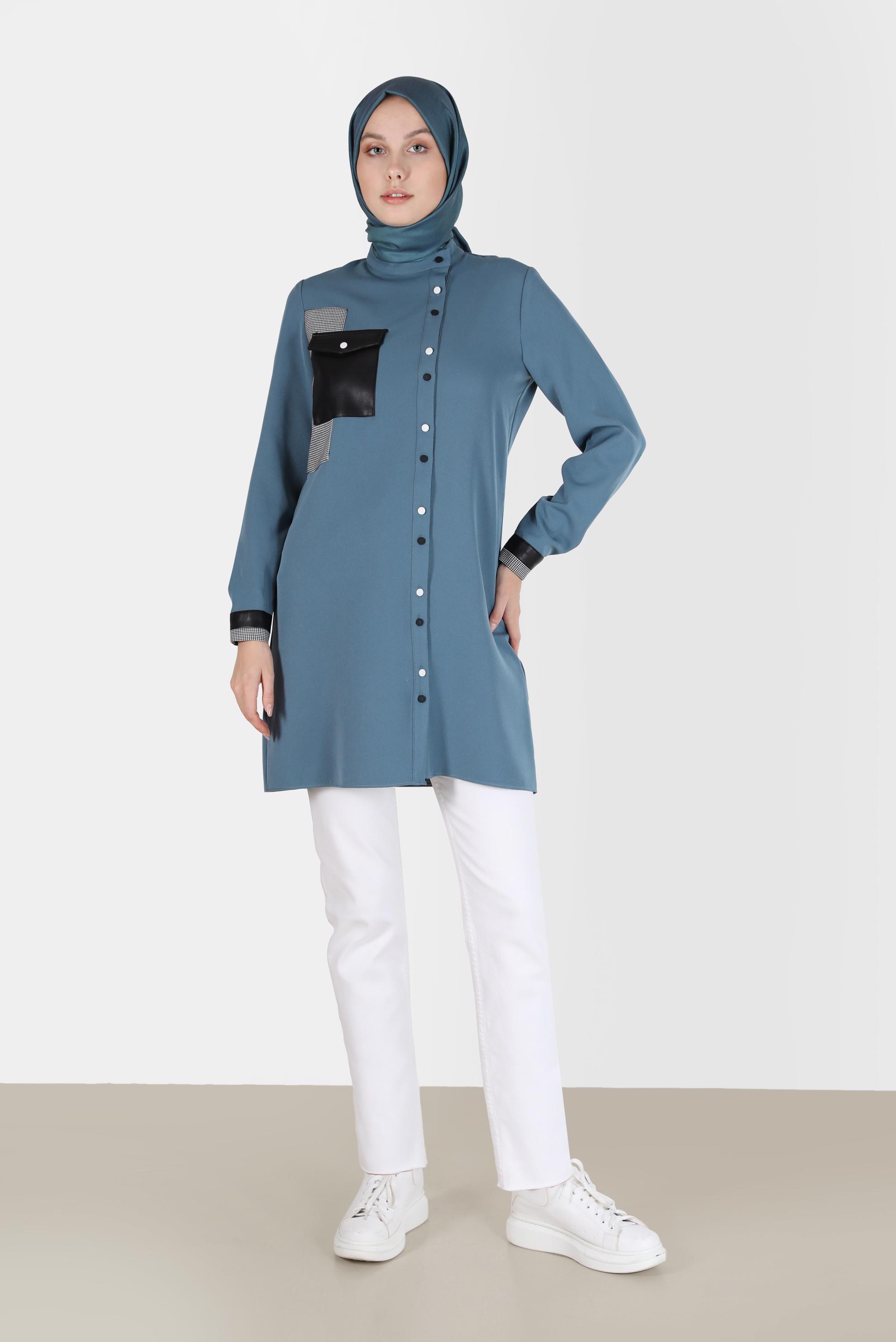 Tesettür giyim MAVİ YAMA DETAYLI CEPLİ TUNİK 42212