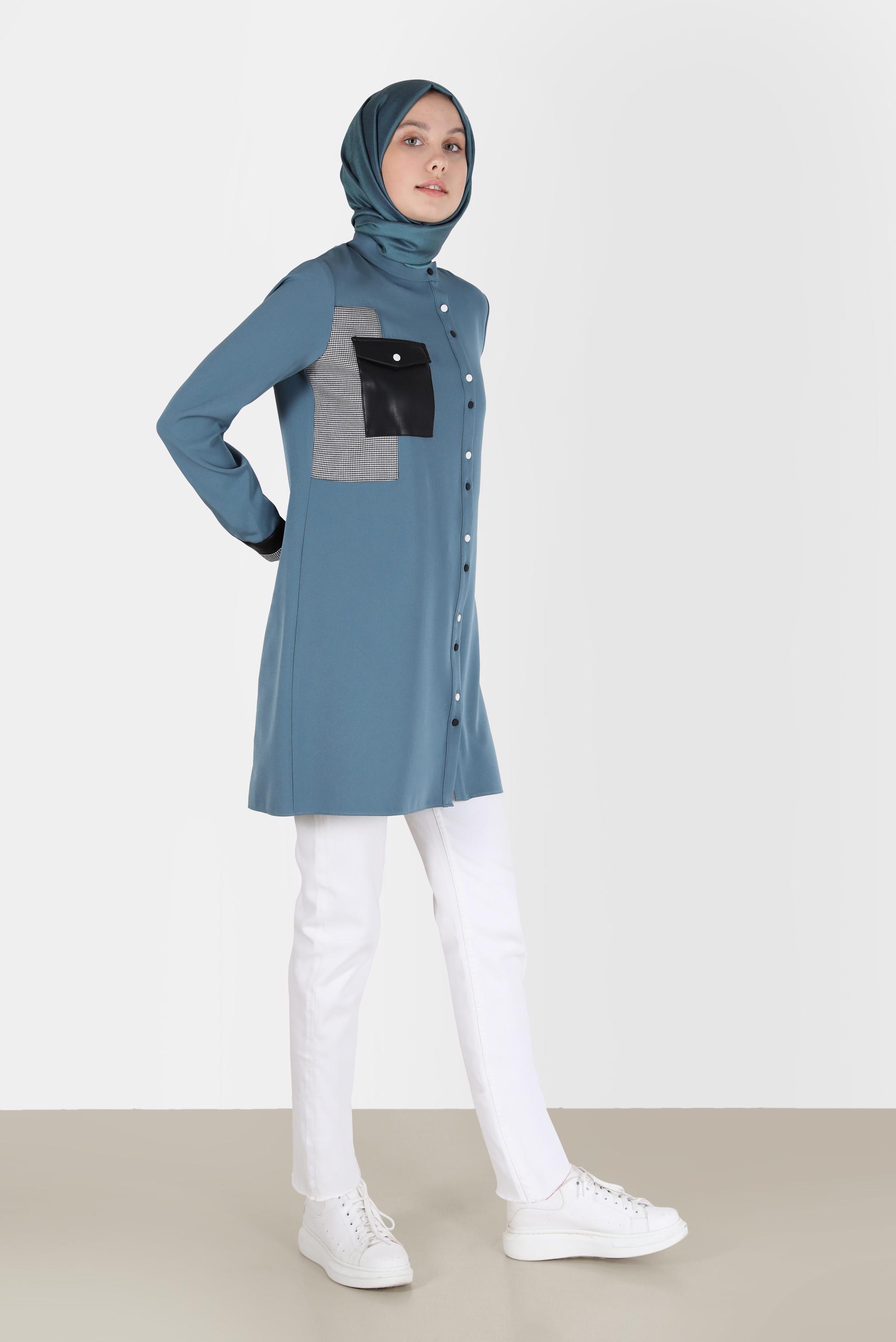 Tesettür giyim MAVİ YAMA DETAYLI CEPLİ TUNİK 42212
