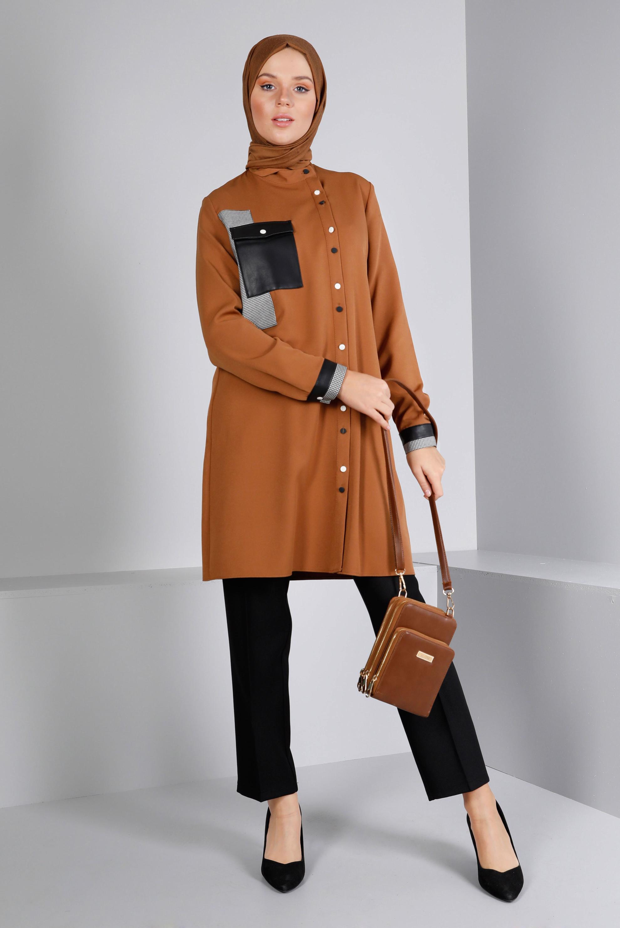 Tesettür giyim KAHVE YAMA DETAYLI CEPLİ TUNİK 42212