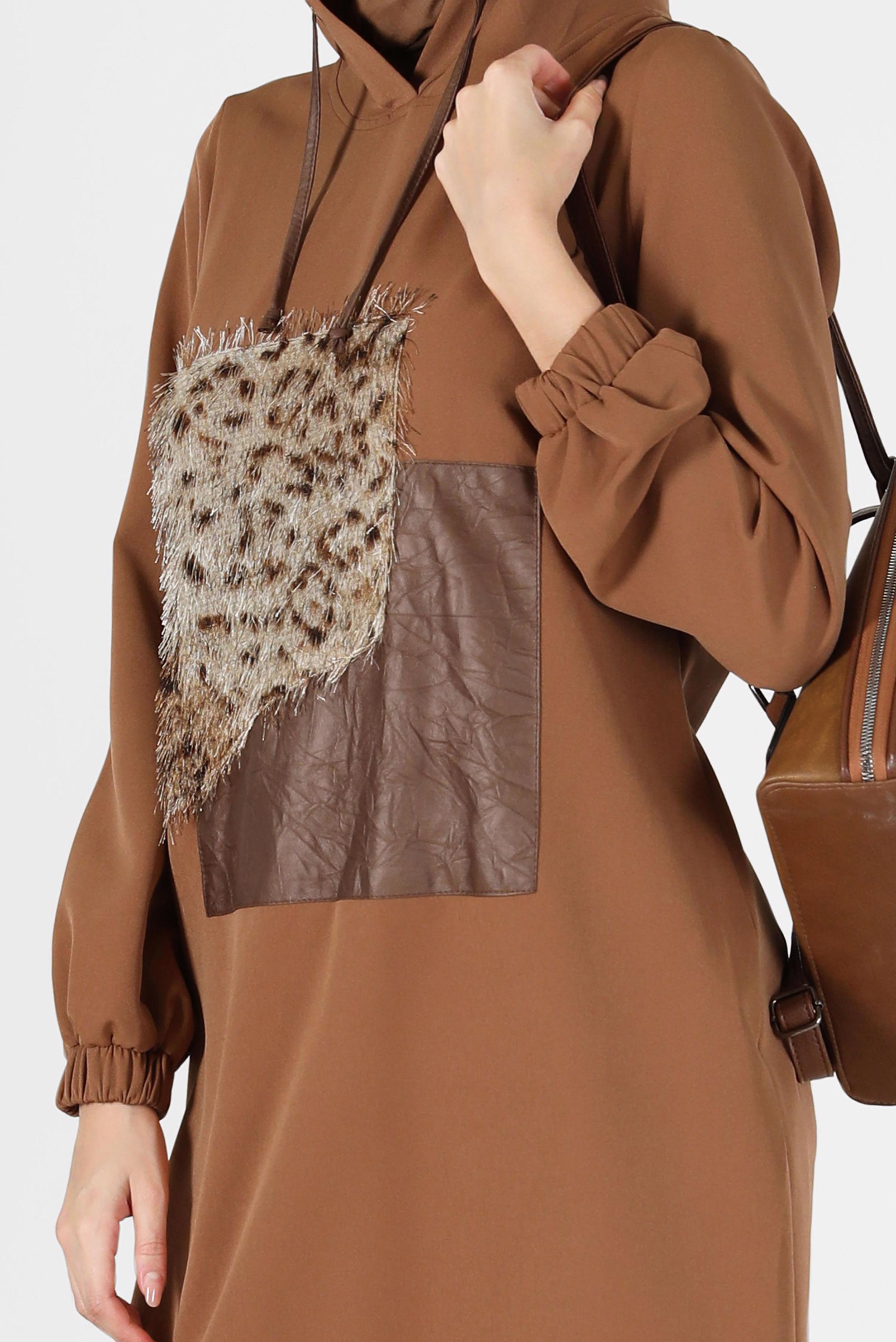 Tesettür giyim KAHVE LEOPAR DESEN DETAYLI MANŞETLERİ LASTİKLİ TUNİK 42218 