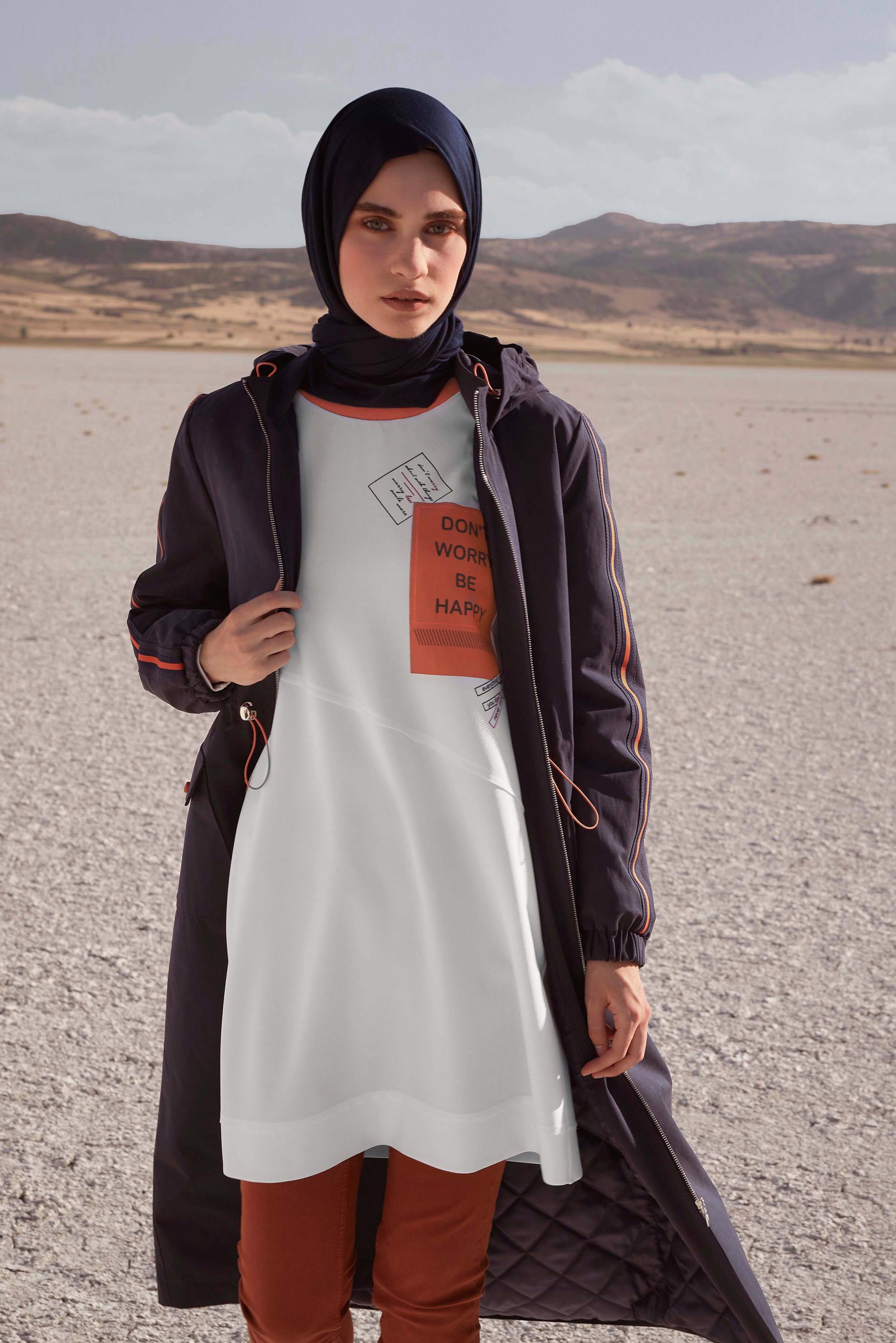 Tesettür giyim BEYAZ YAZI BASKILI TUNİK 42224	