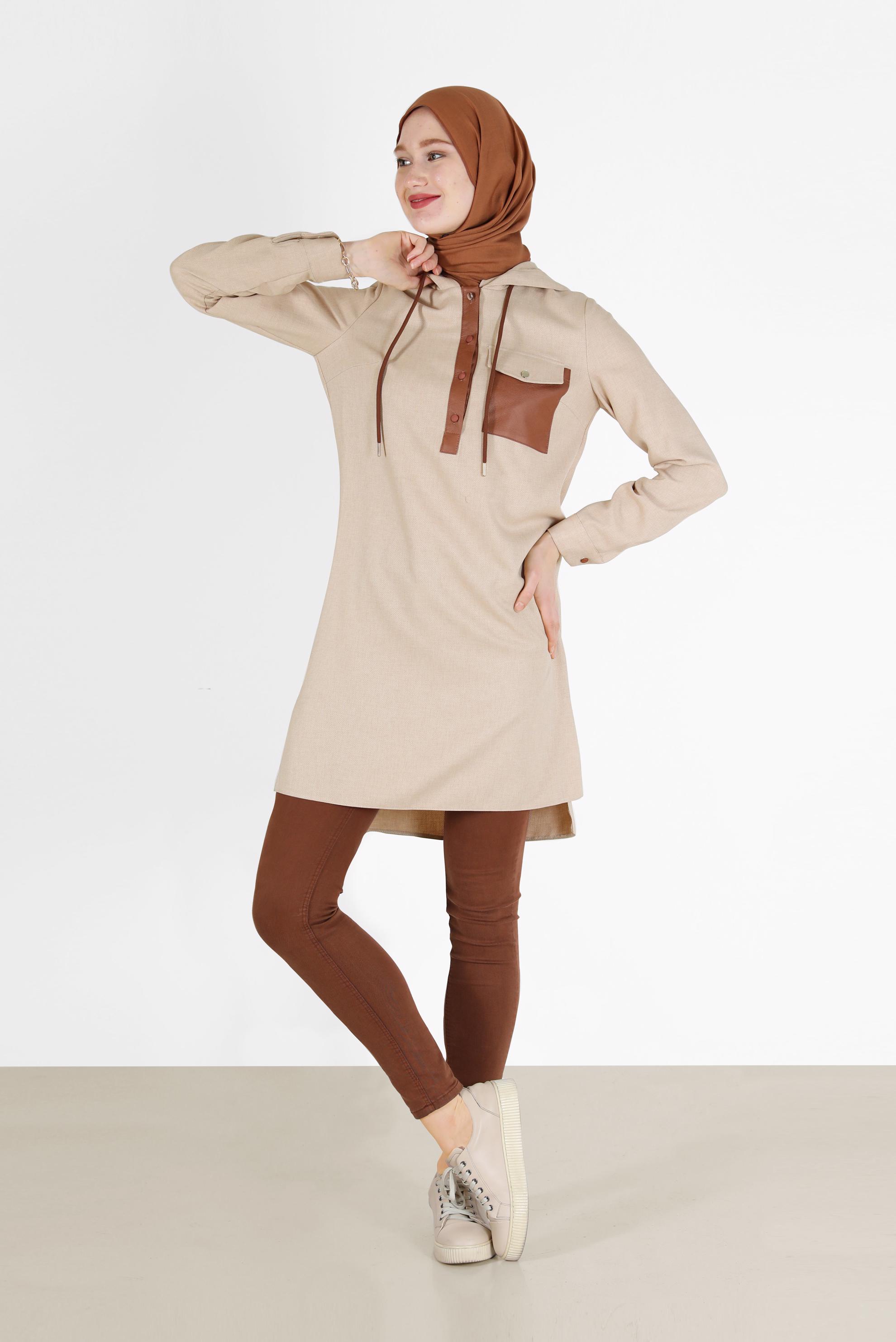 Tesettür giyim BEJ CEP DETAYLI KAPÜŞONLU TUNİK 42225 