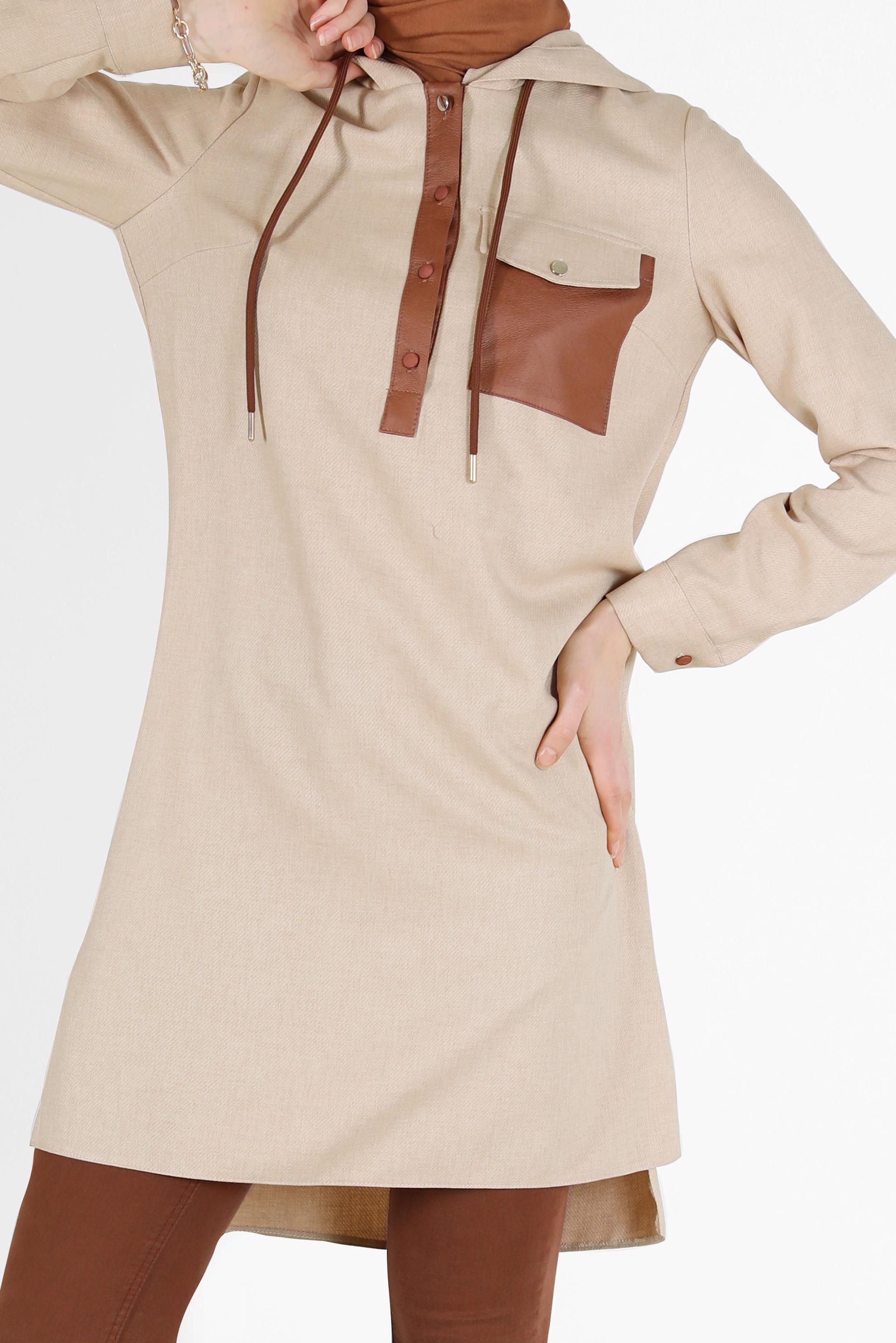 Tesettür giyim BEJ CEP DETAYLI KAPÜŞONLU TUNİK 42225 