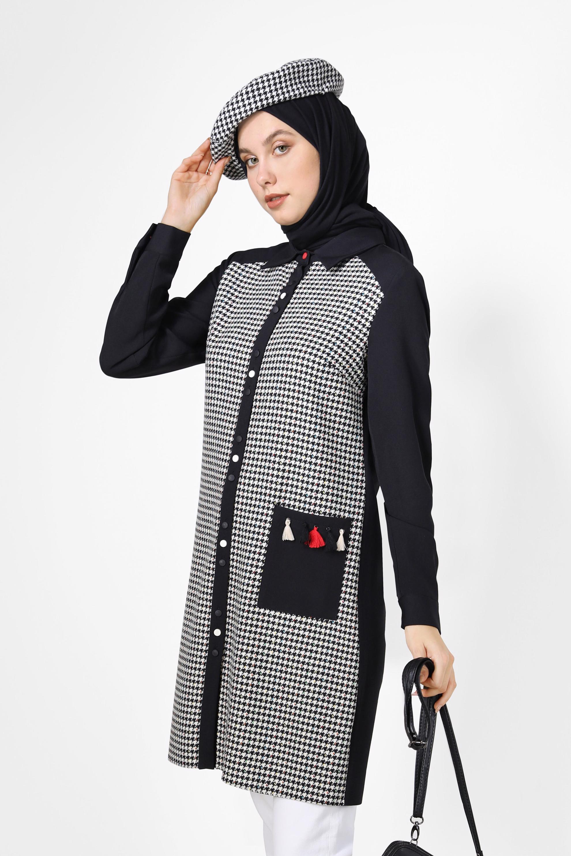 Tesettür giyim SİYAH KAZAYAĞI DESENLİ PÜSKÜL DETAYLI TUNİK 42230 