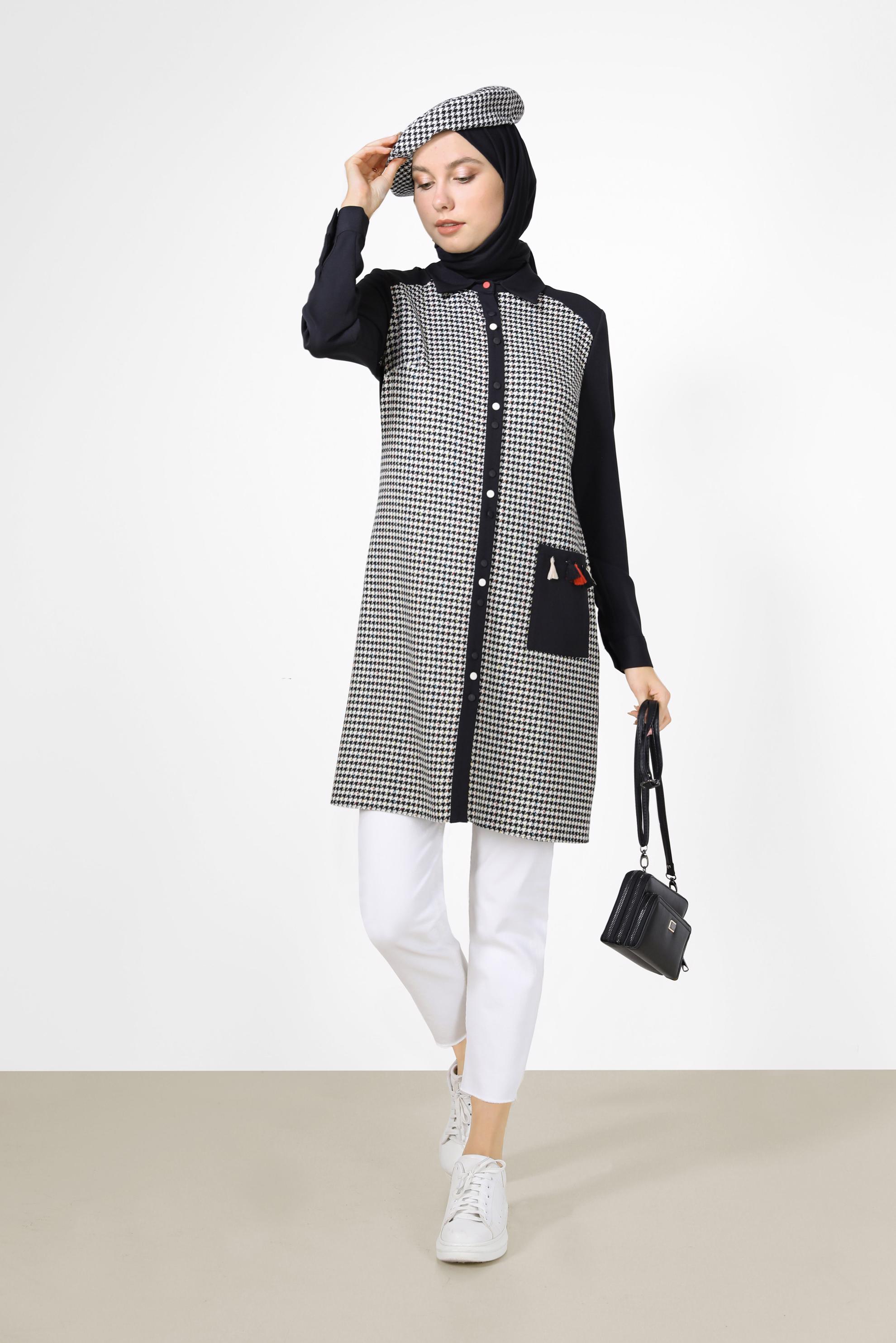 Tesettür giyim SİYAH KAZAYAĞI DESENLİ PÜSKÜL DETAYLI TUNİK 42230 